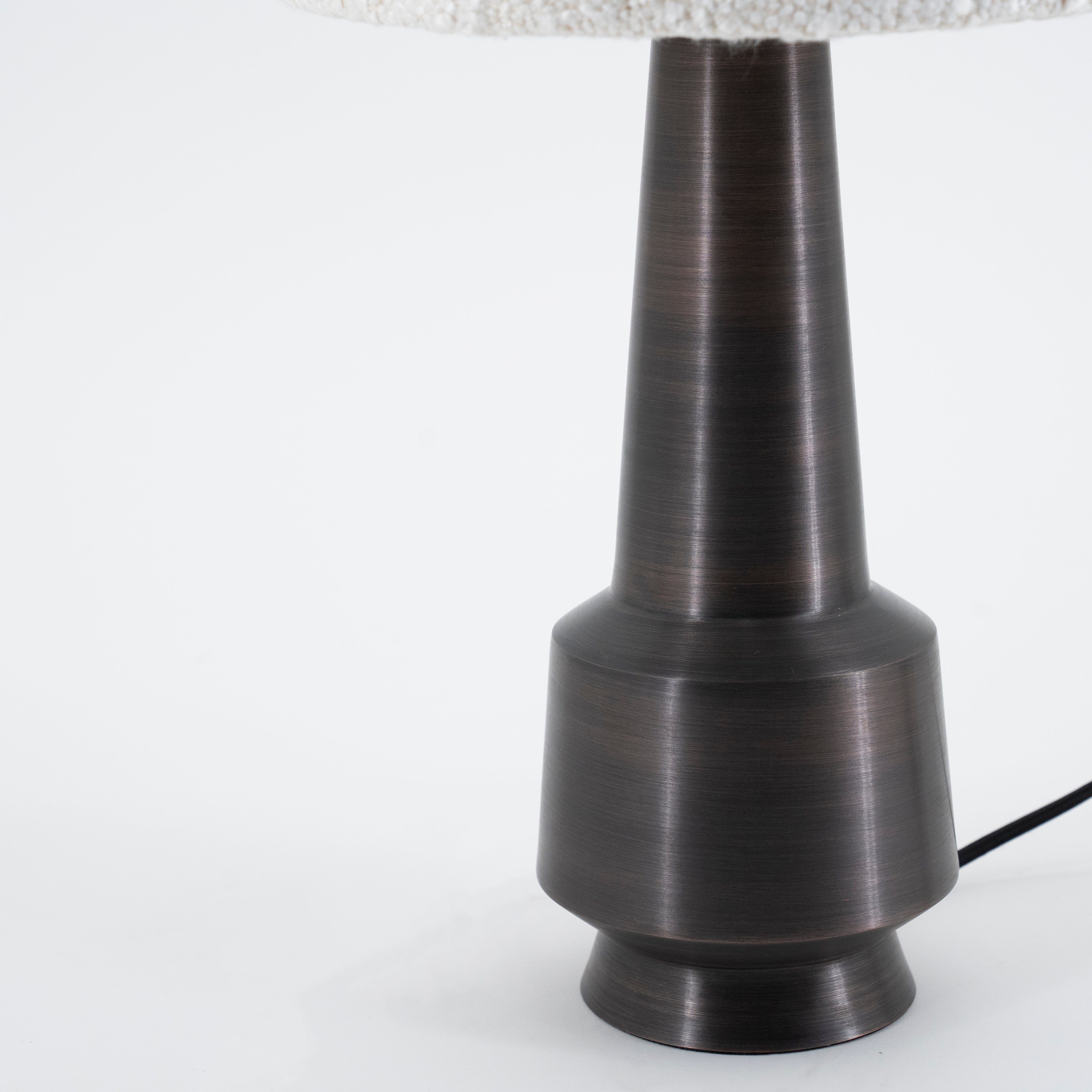 Stolní lampa DAWN světle béžová s tmavě hnědým podstavcem