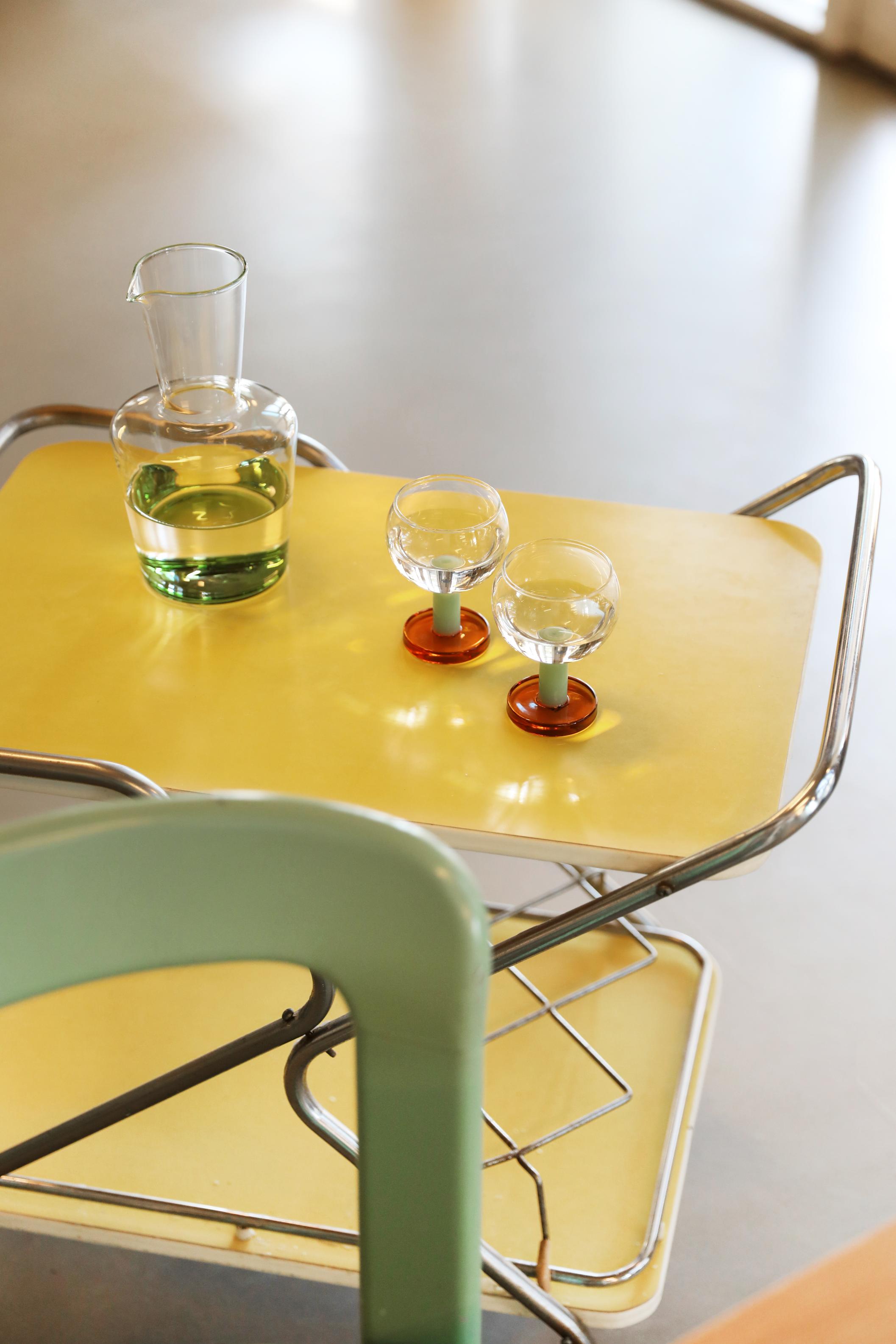 Skleněná karafa PETAL zelená