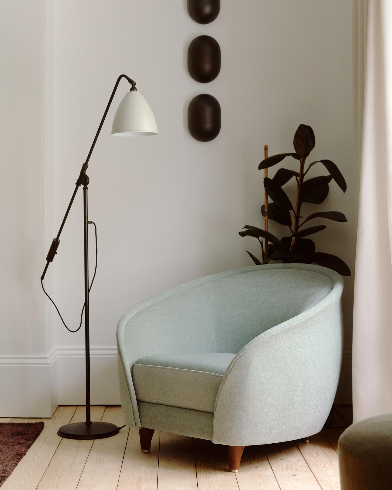 BESTLITE BL4 Floor Lamp in Brass with Cream Shade