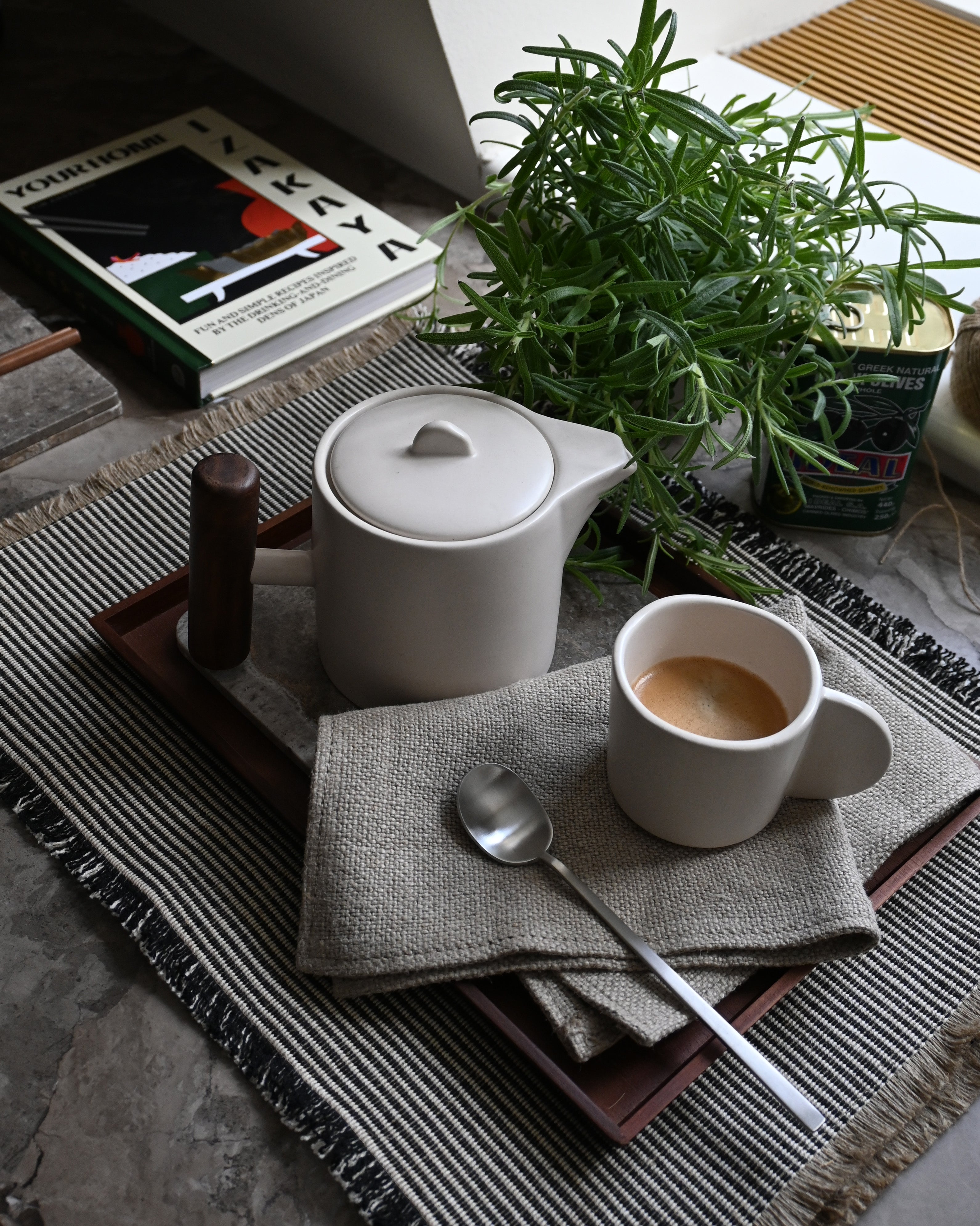 NATIVE Mug Set White Stoneware