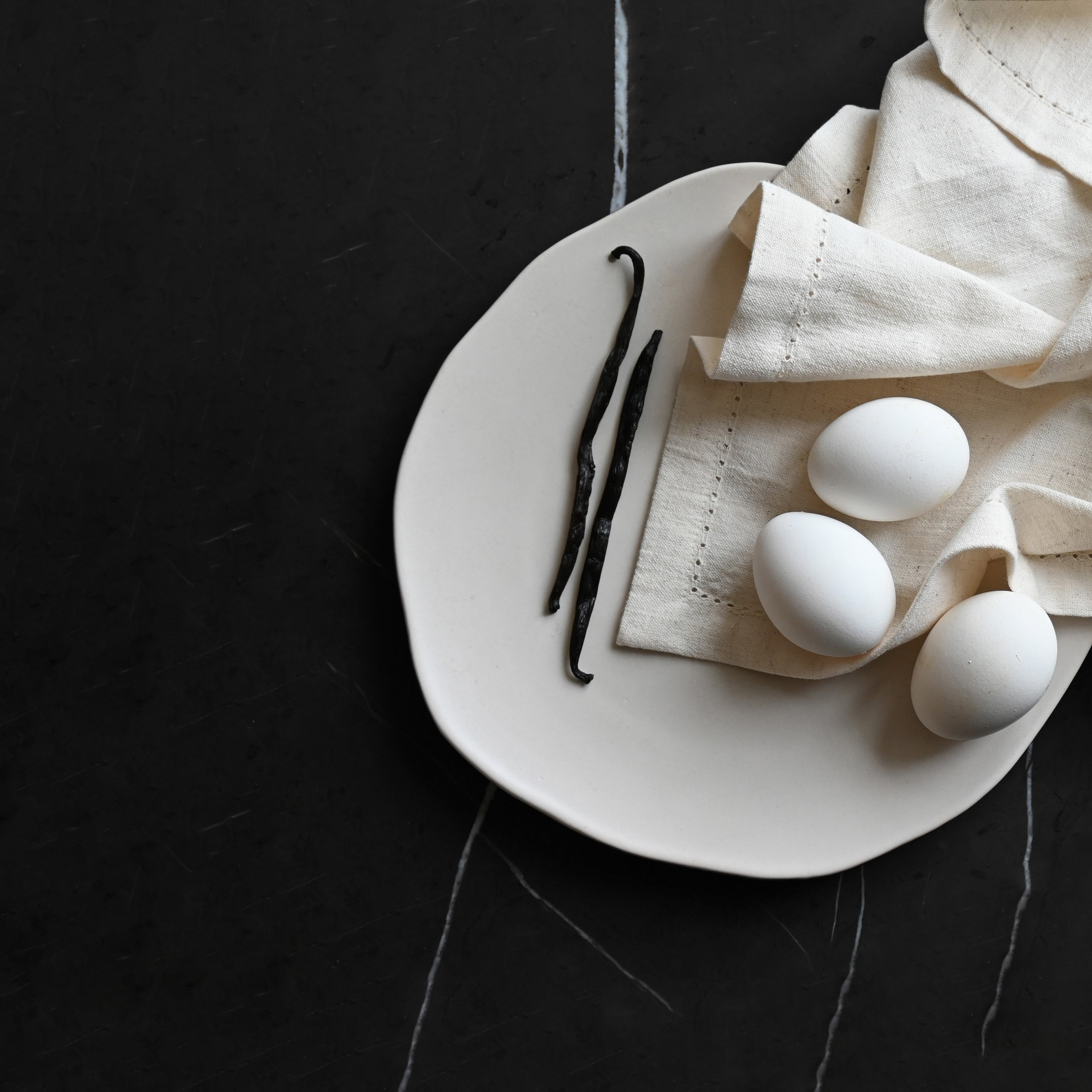 NATIVE Plate Set White Stoneware