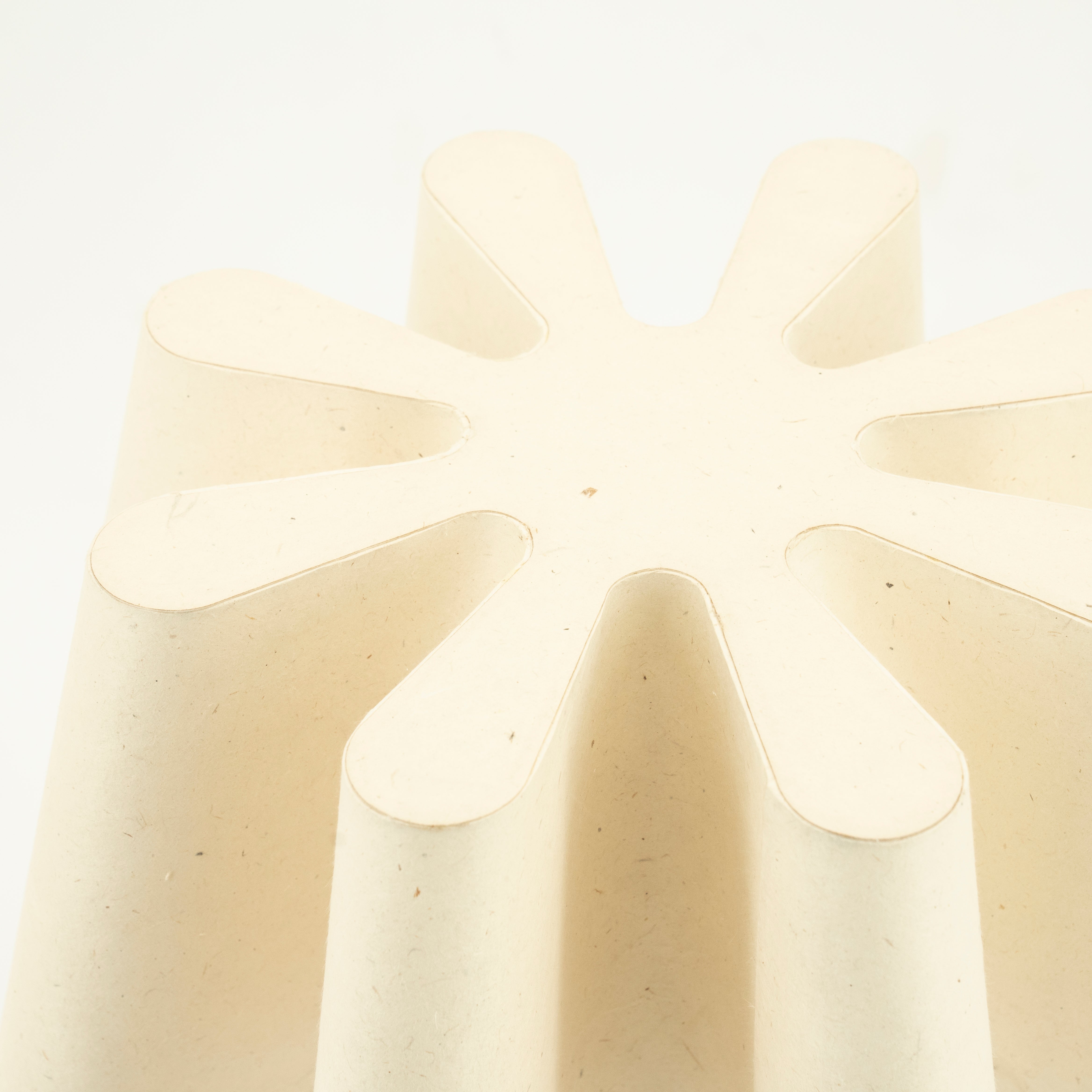 MEANDER beige table lamp