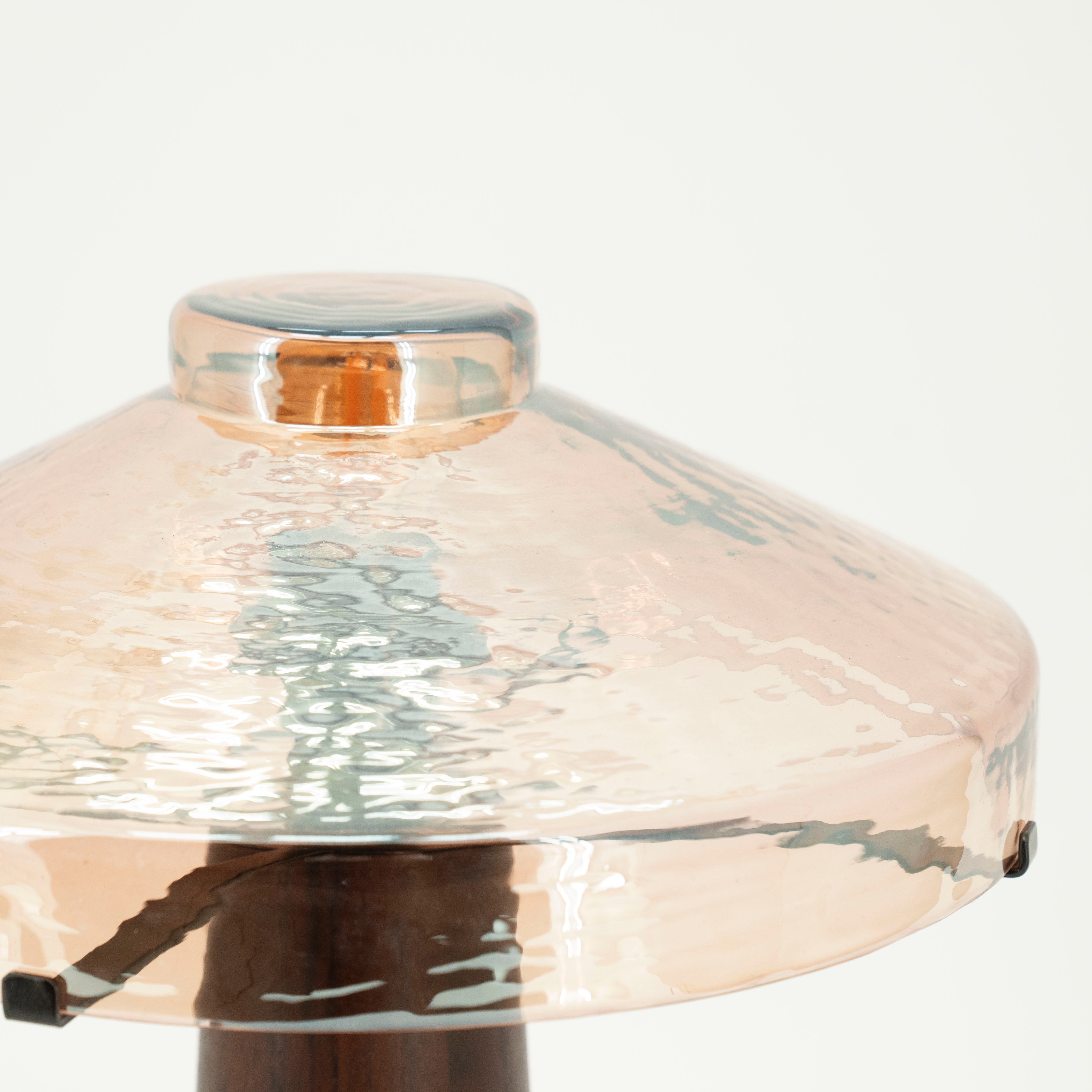 Stolní lampa DOME dřevěná základna se skleněným stínidlem
