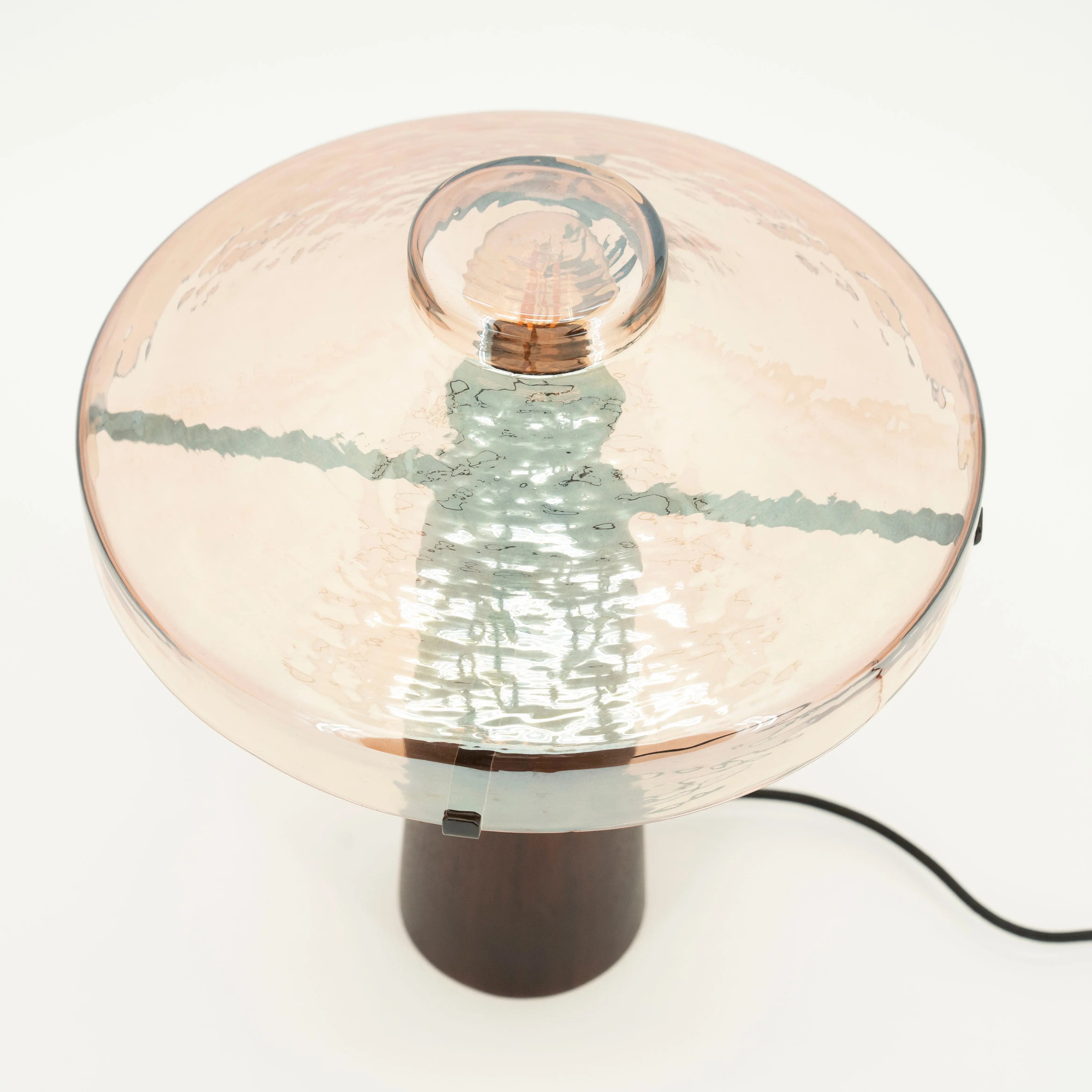Lampa stołowa DOME drewniana podstawa ze szklanym kloszem – szkło i drewno