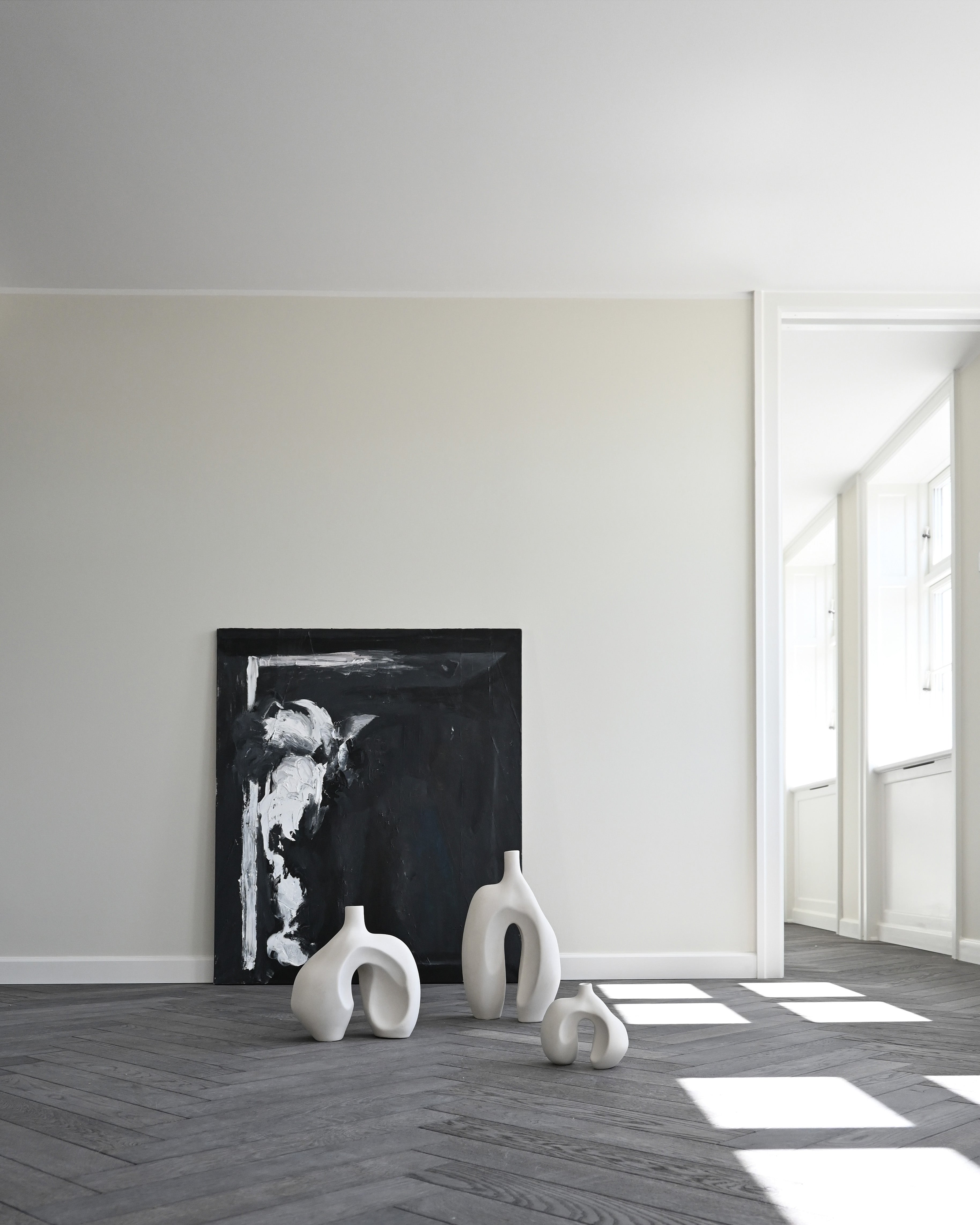 White NI Vase