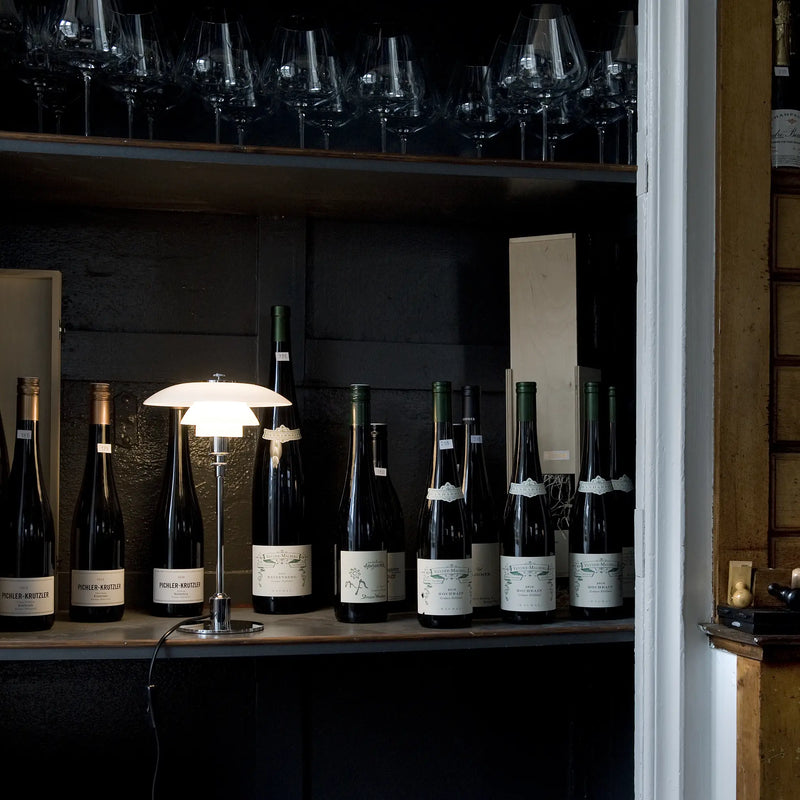 Stolní lampa PH 2/1 bílá s chromovaným podstavcem