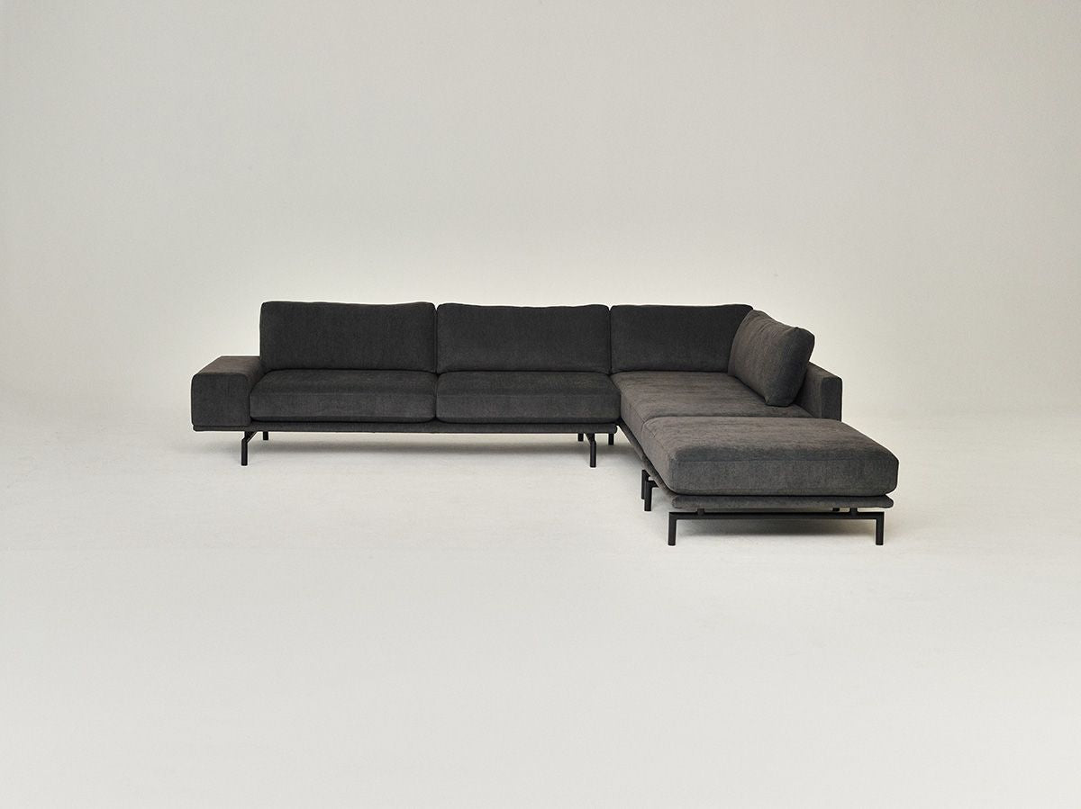 2.5-Seater Sofa BRIXTON Upholstered with Black Base