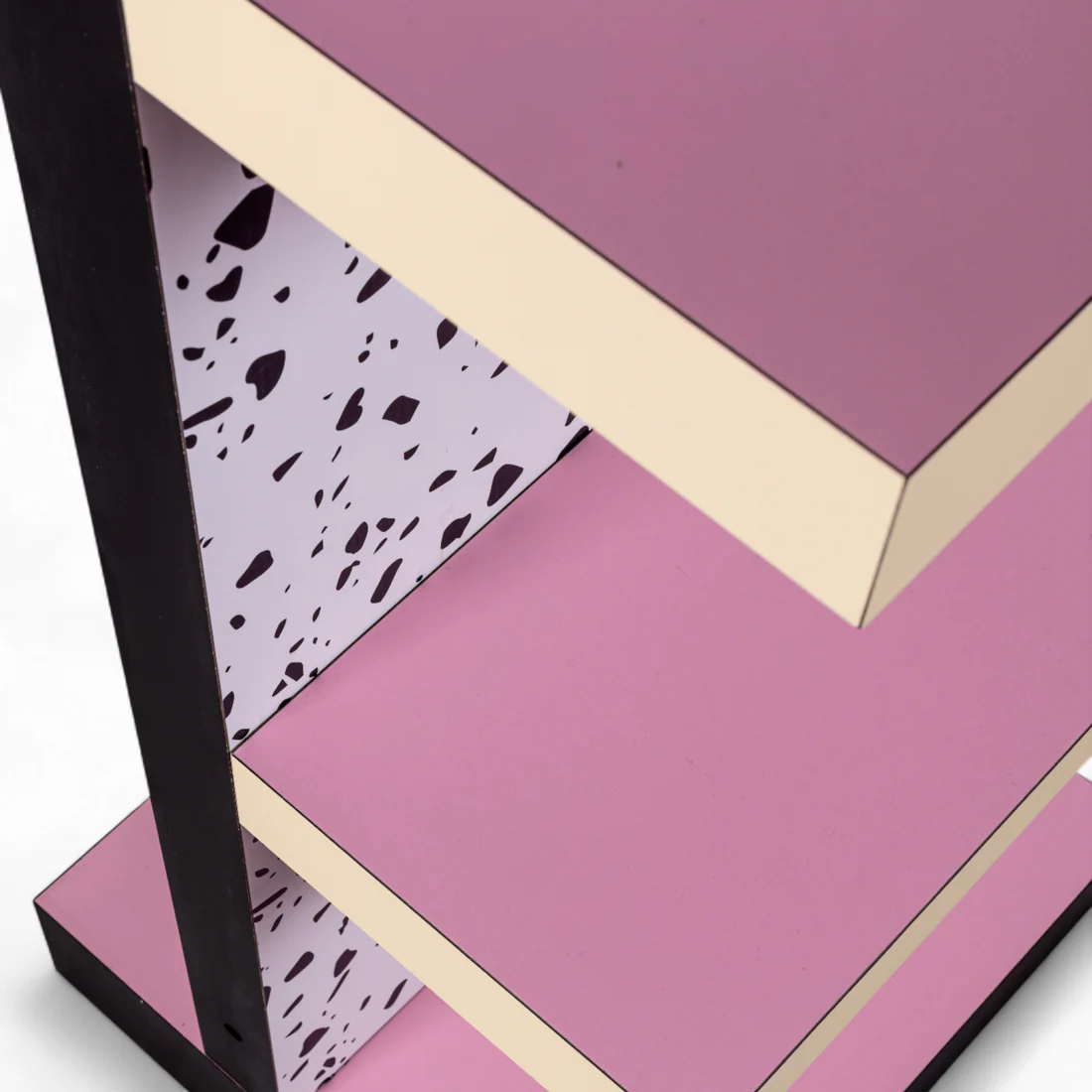 Regál SUPERSHELF TERRAZZO bílý se žlutou a růžovou