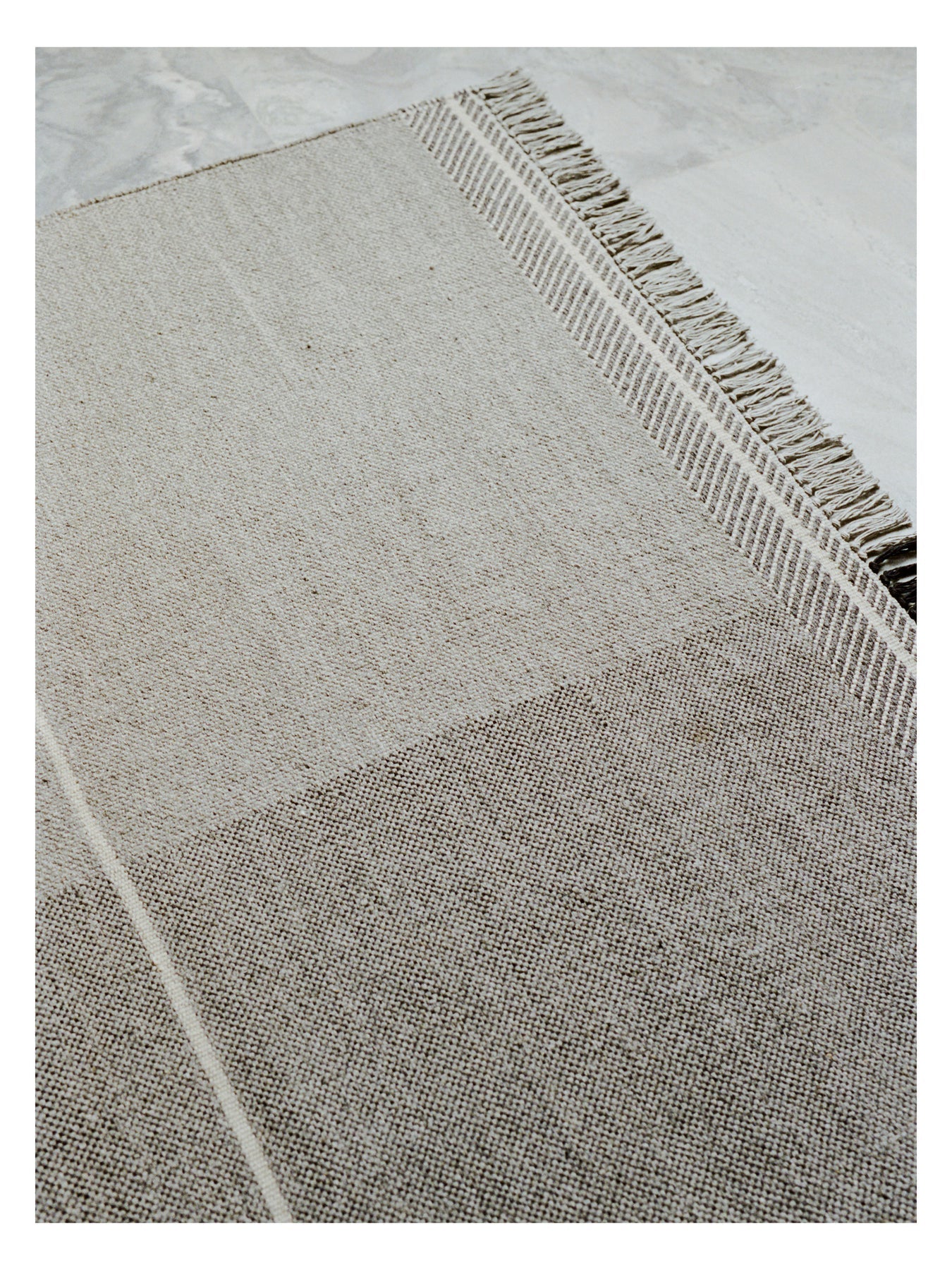 MINDFUL SOUL dark gray rug with beige