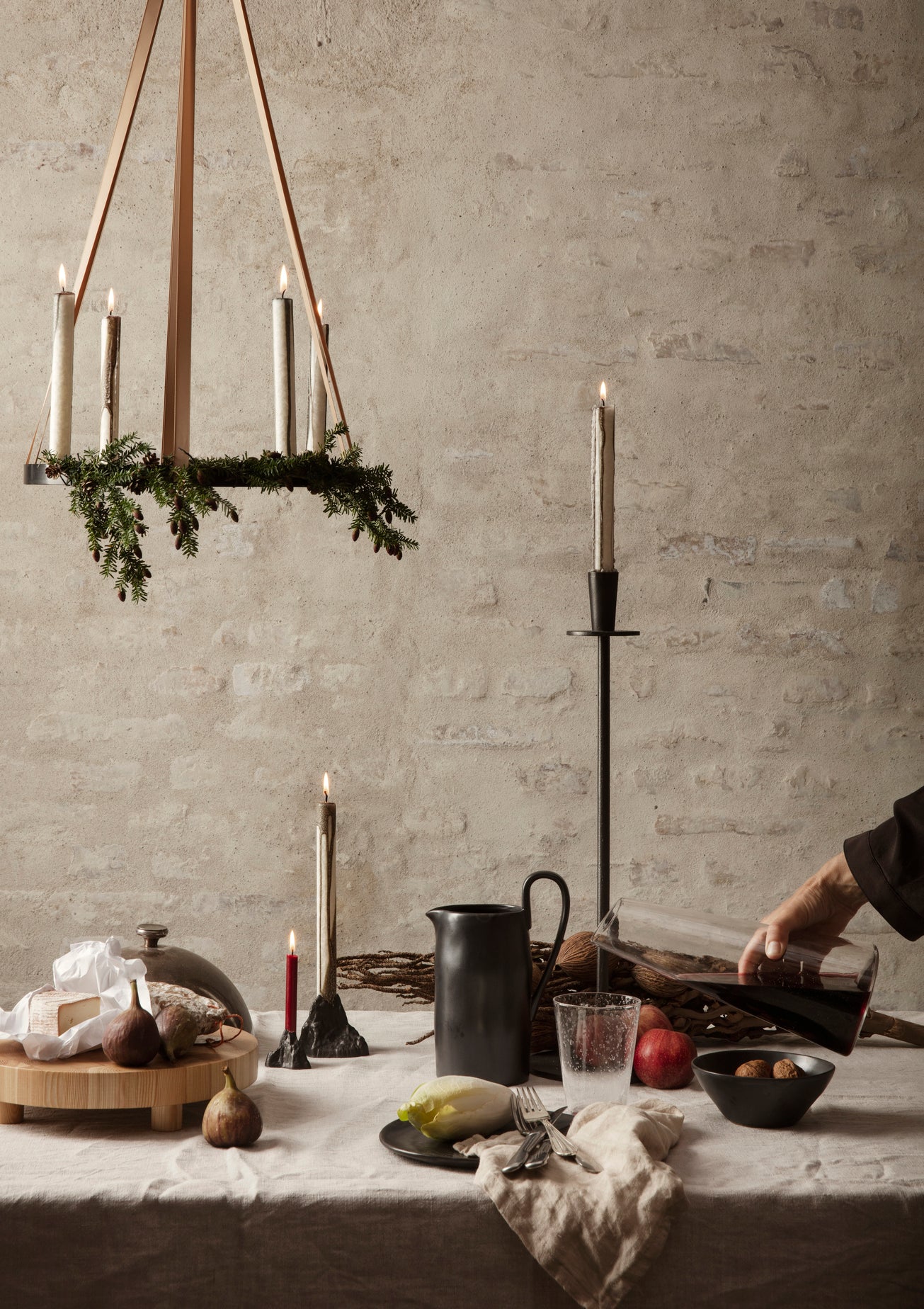 CIRCLE black candlestick