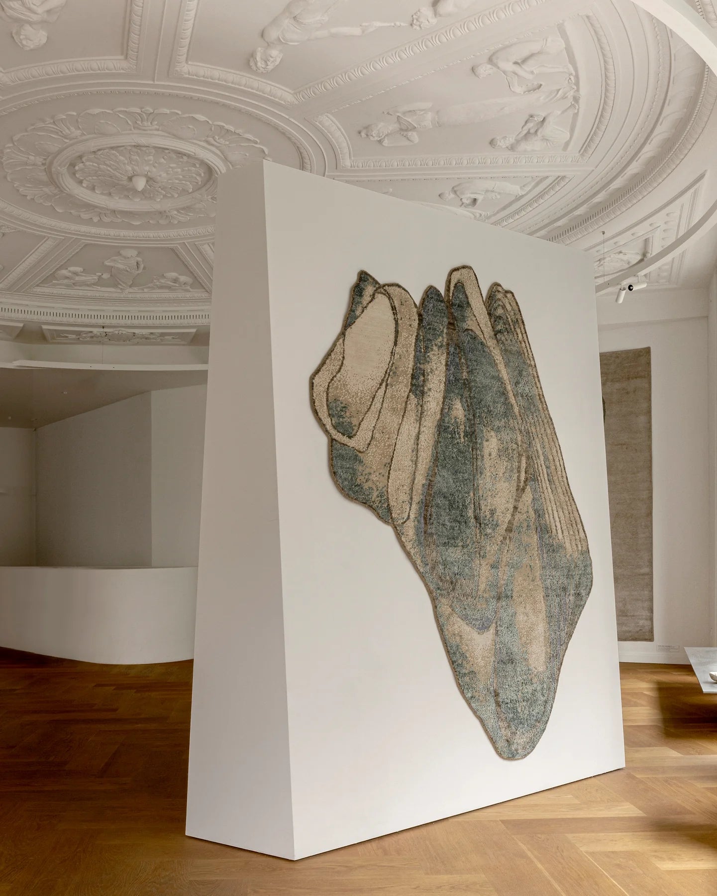 SEA REVERIE blue rug with beige