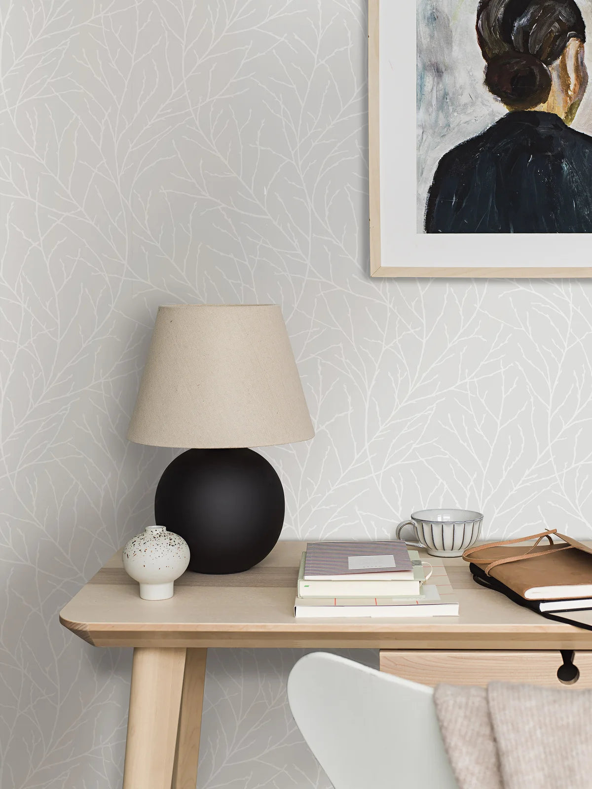 Non-woven paper wallpaper with a plant pattern IVAR gray