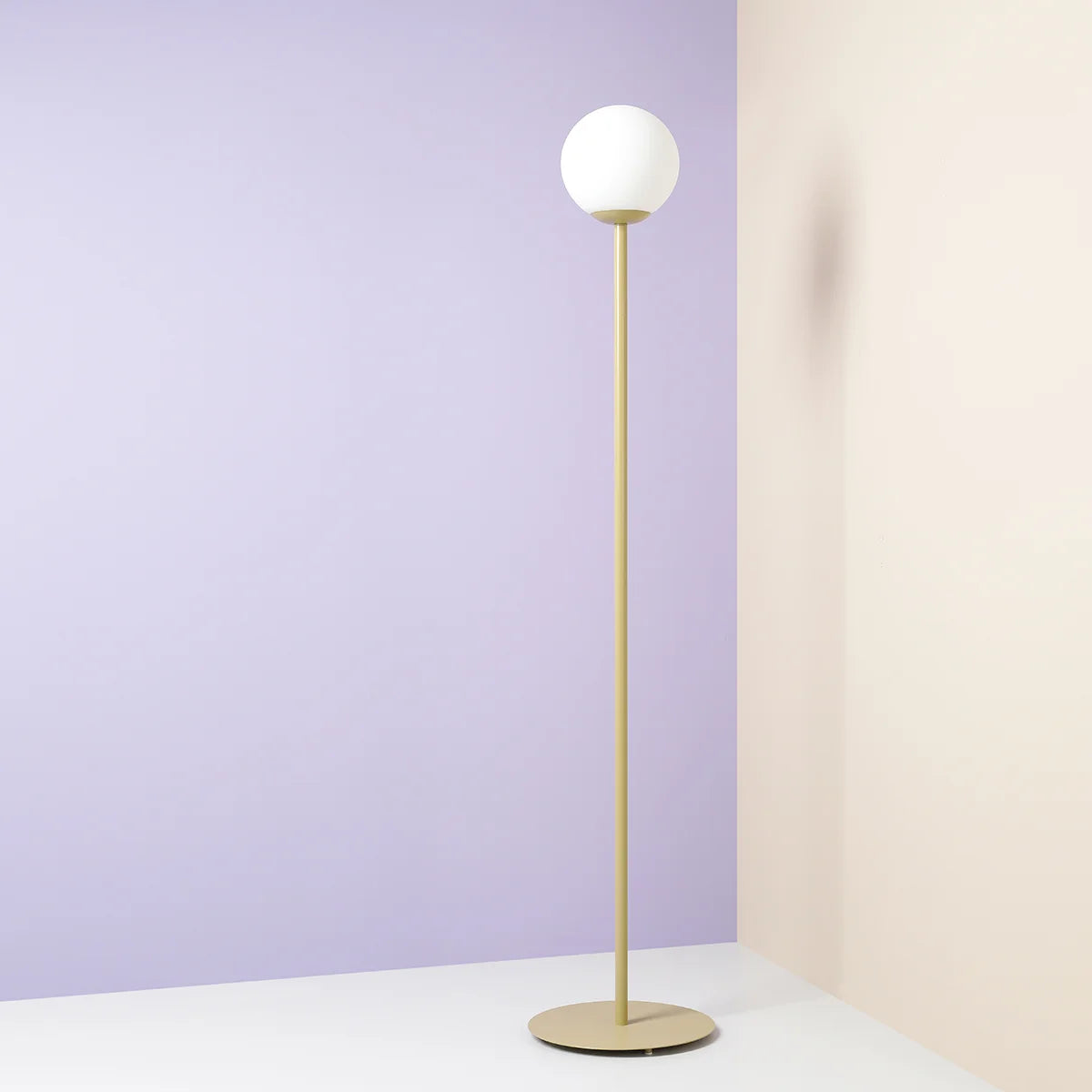 Stojací lampa PINNE pistáciová