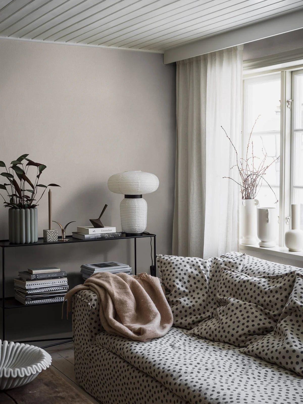 Strukturovaná tapeta imitující len LINEN - SOAPED OAK světlý dub