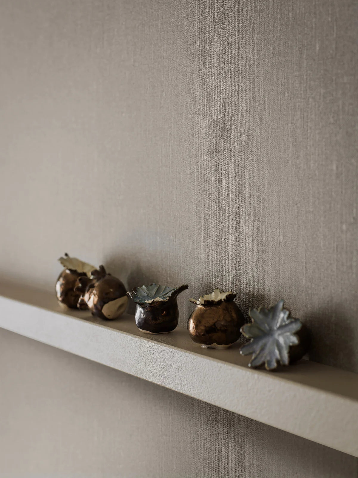 Structural wallpaper imitating linen - MUSCOT LINEN light brown
