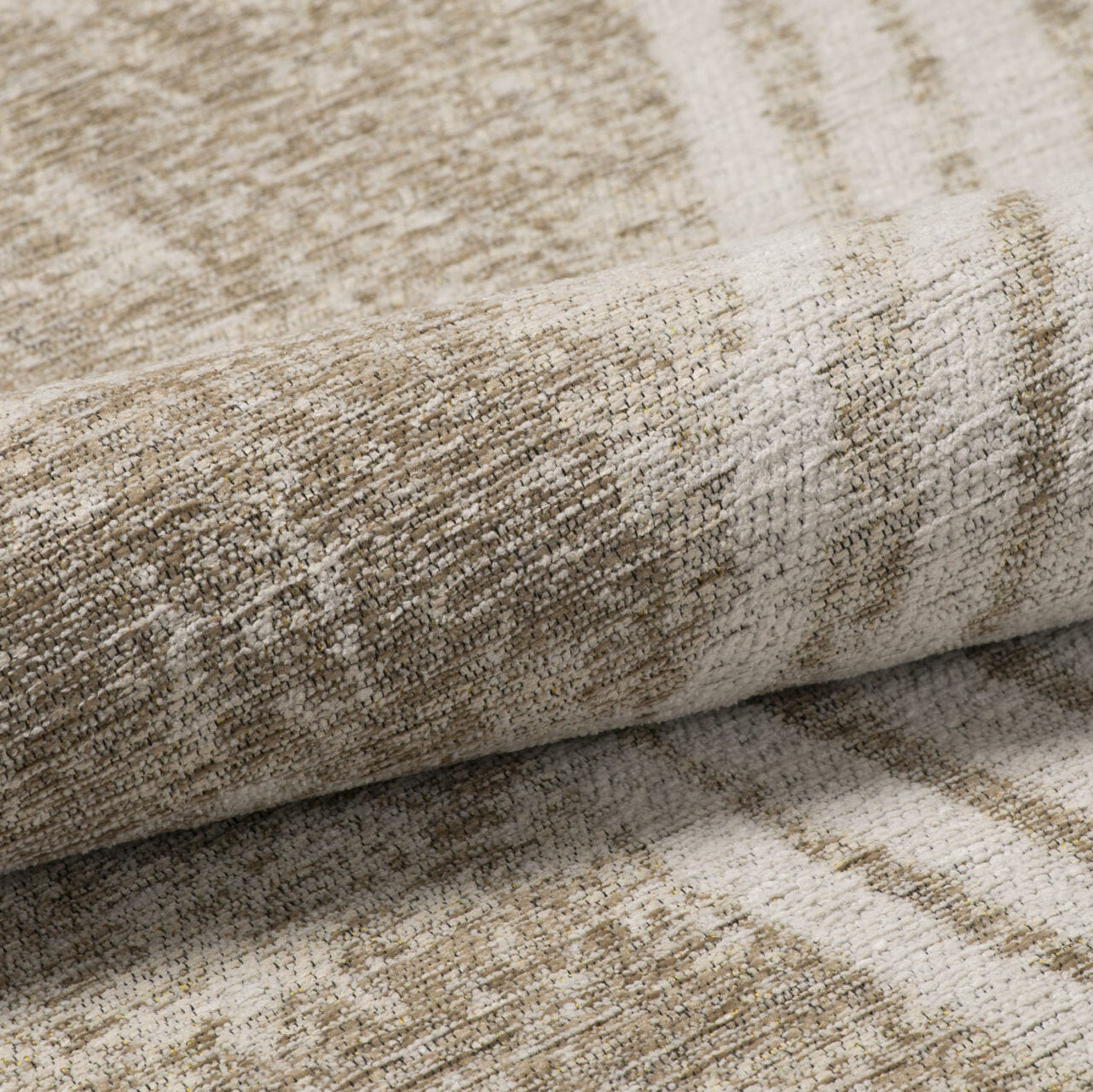 DECO RUGS Beige Carpet with Cream