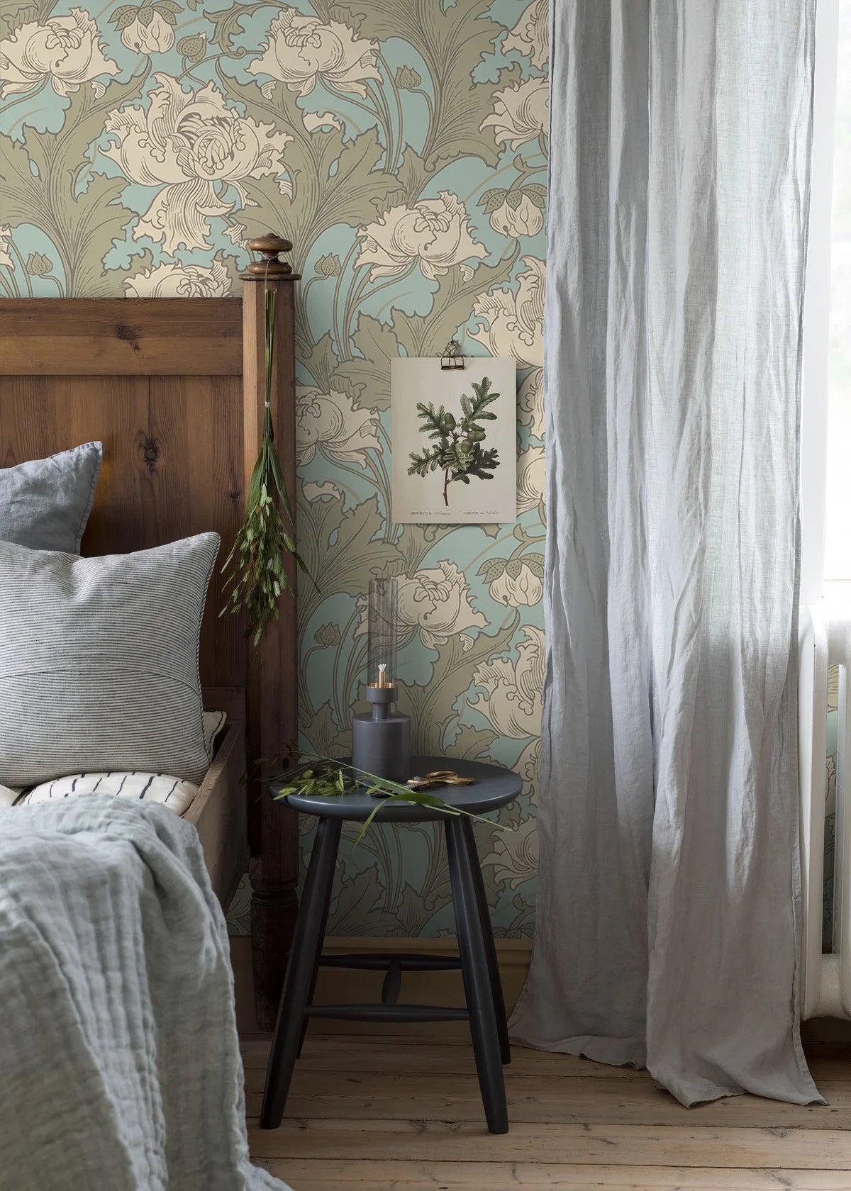 Non-woven paper wallpaper with a plant pattern SIRI cream with turquoise