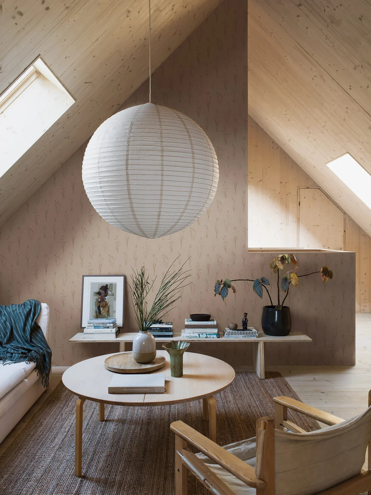 Tapeta s rostlinným motivem MOORLAND světle hnědá