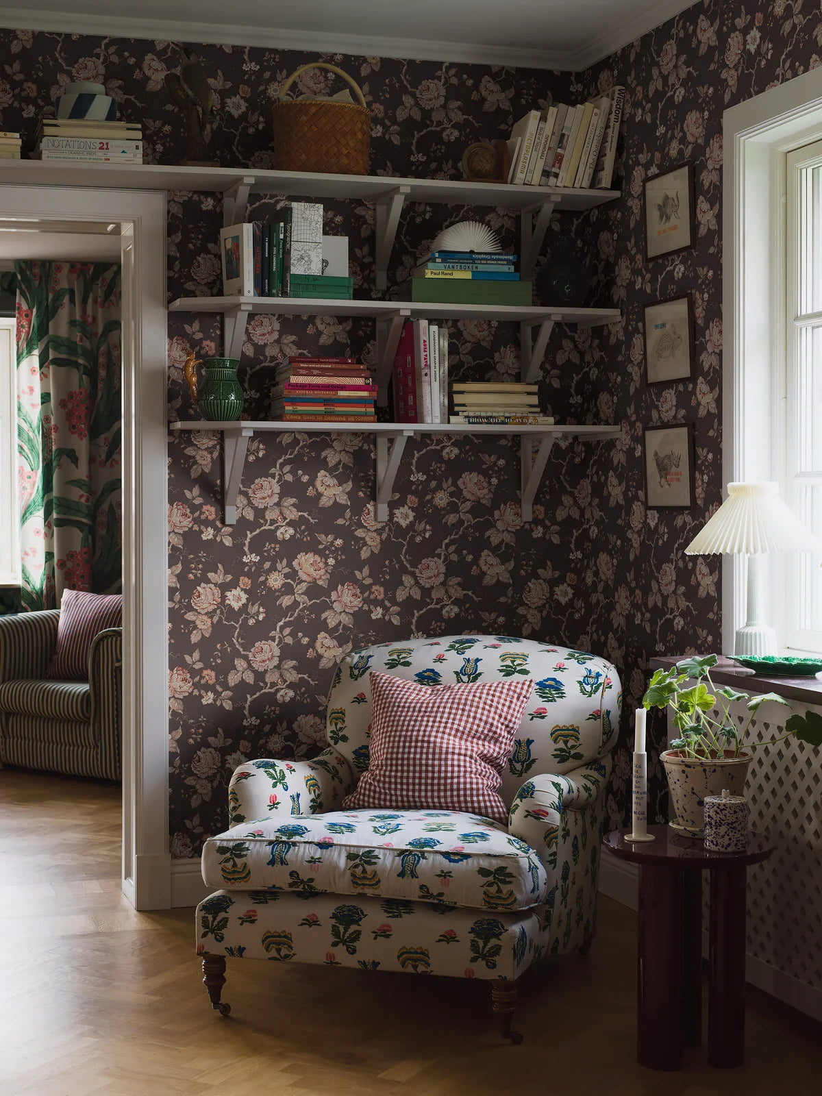 Tapeta s rostlinným motivem ROSENTRAD hnědá