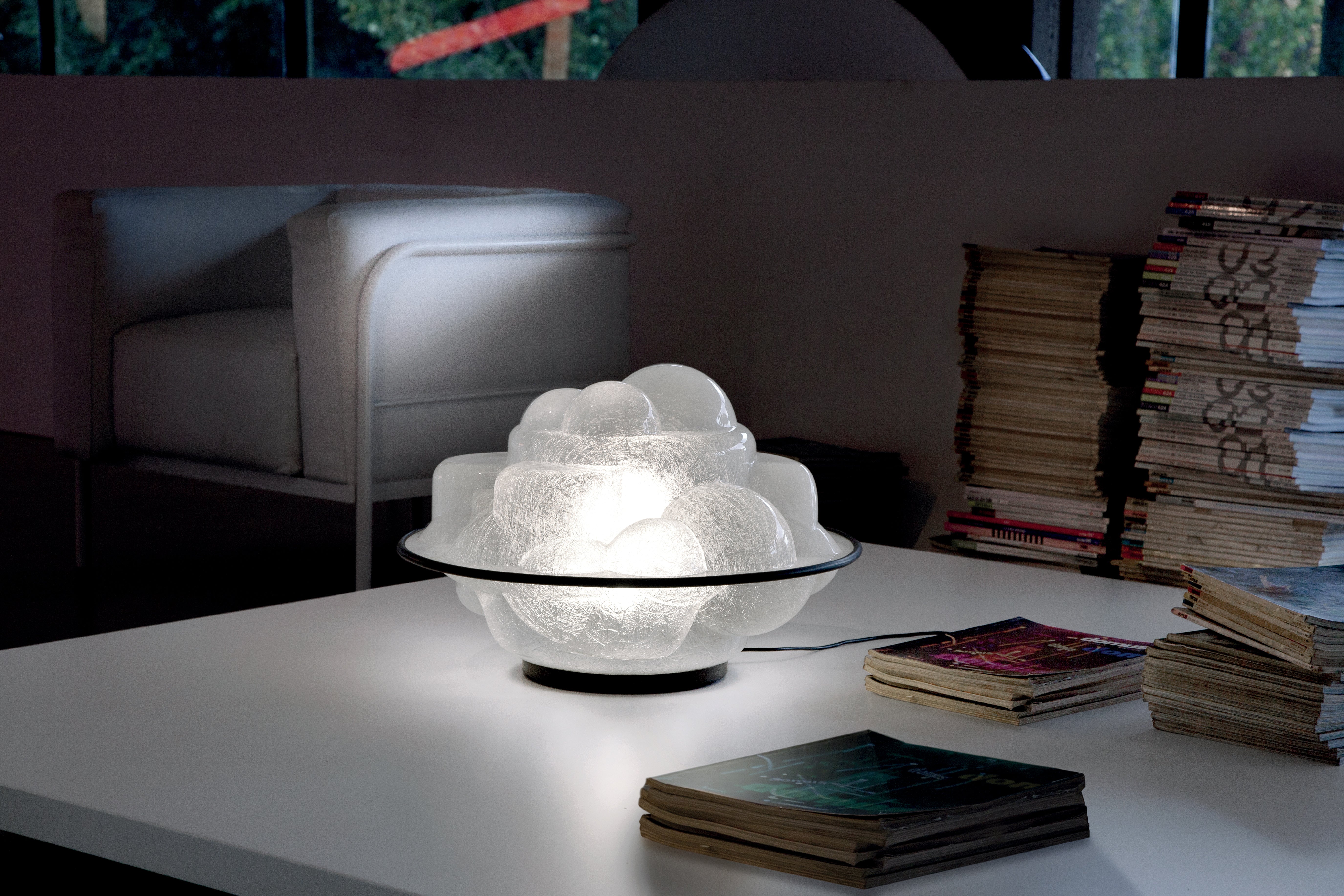 Lampa stolní PROFITEROLLE transparentní s černým detailem