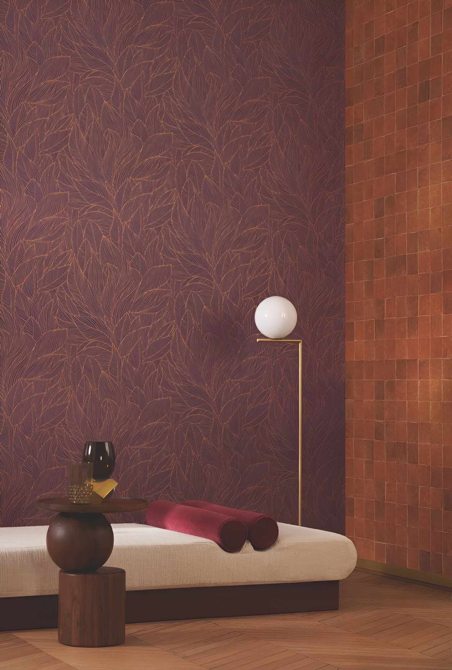 Wallpaper with a plant leaf motif and metallic effect HOSTA - PURPLE/BRONZE in purple with copper