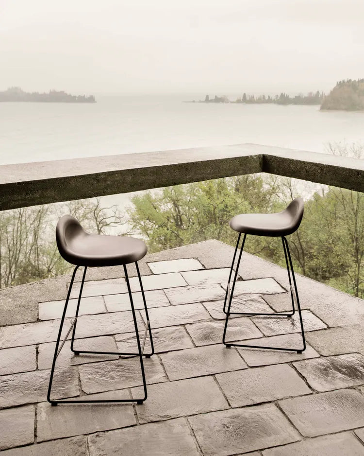 Hoker GUBI 3D černé sedátko s černou základnou