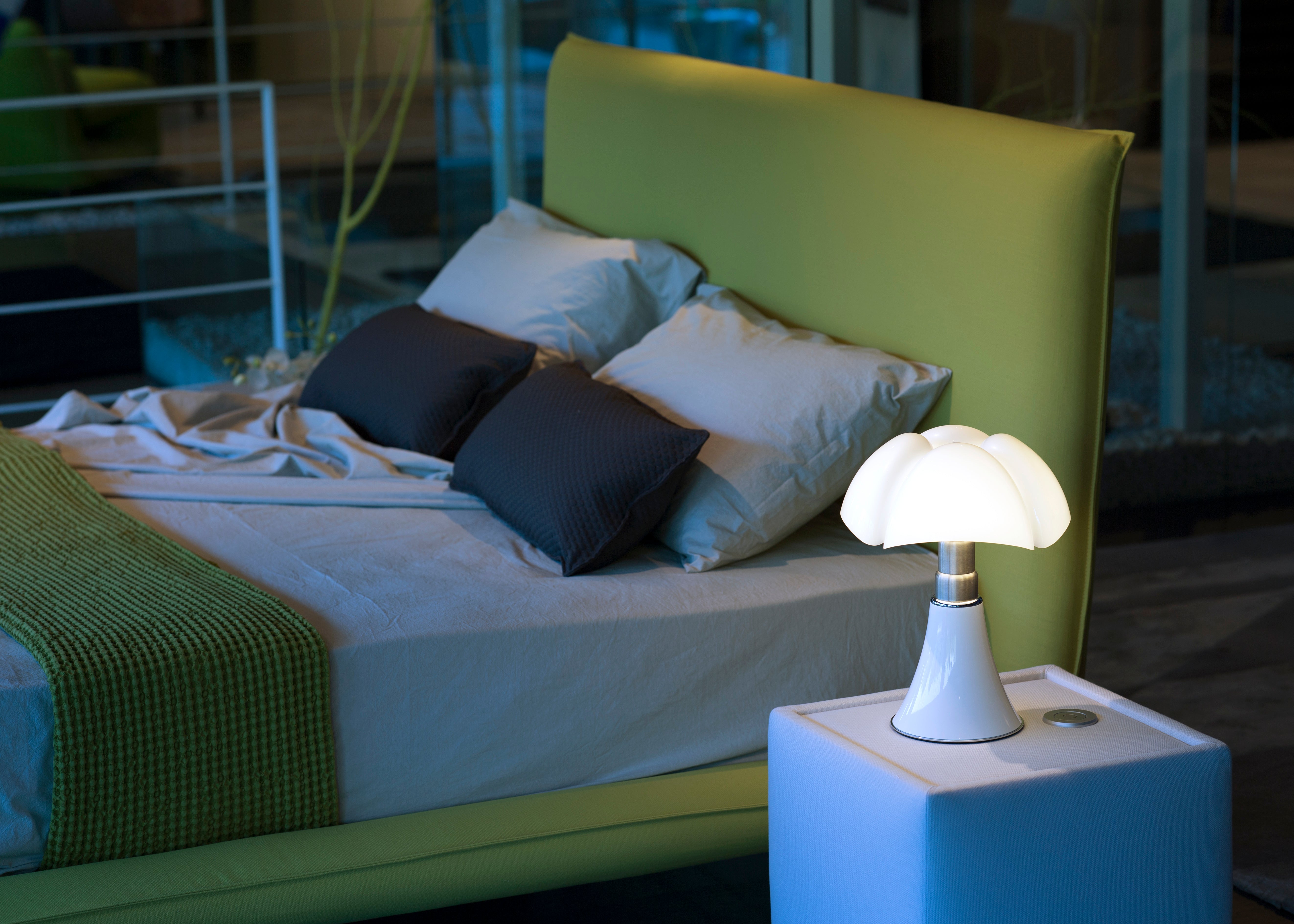 MINIPIPISTRELLO Table Lamp with Opal Shade and White Base