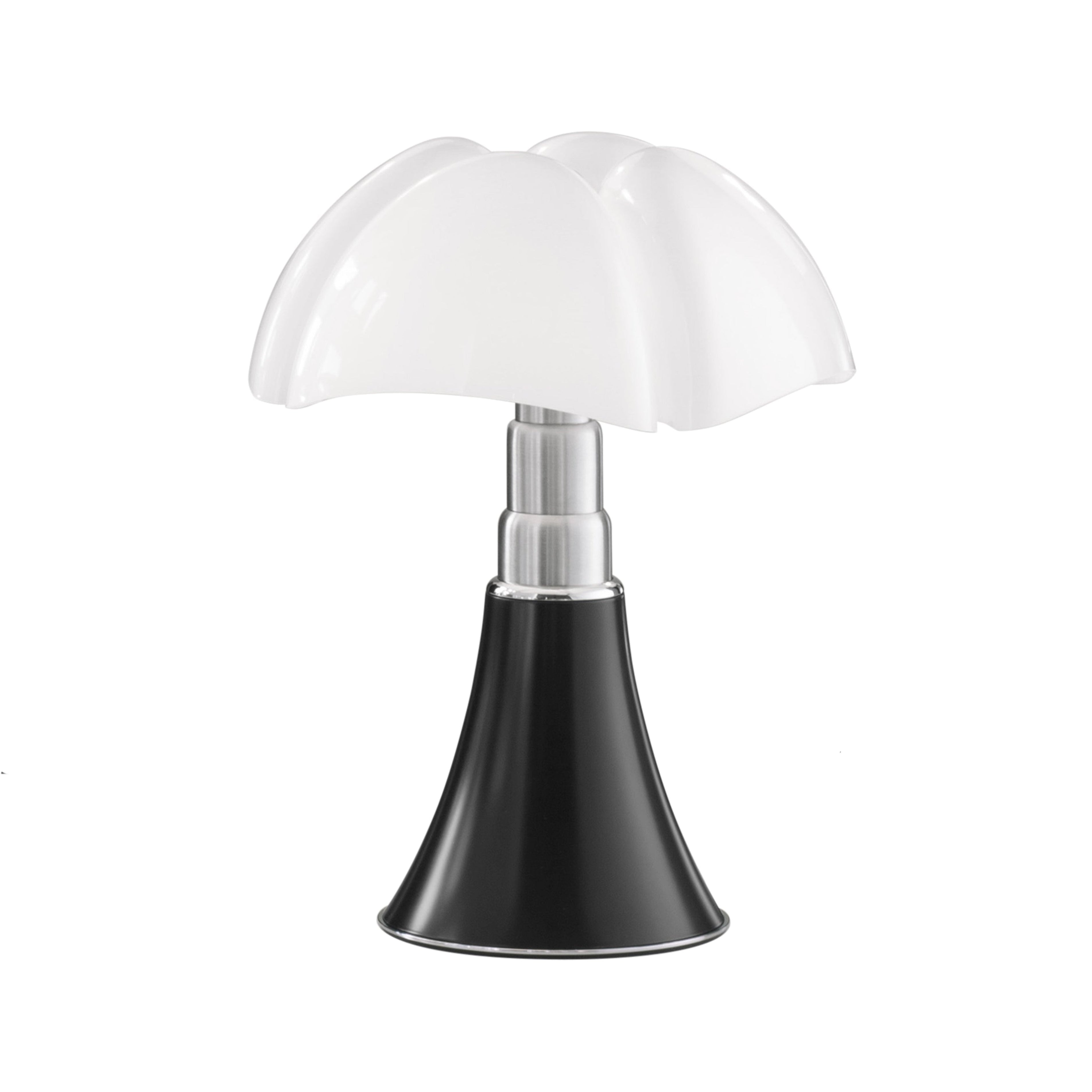 Stolní lampa MINIPIPISTRELLO s opálovým stínidlem a černým podstavcem
