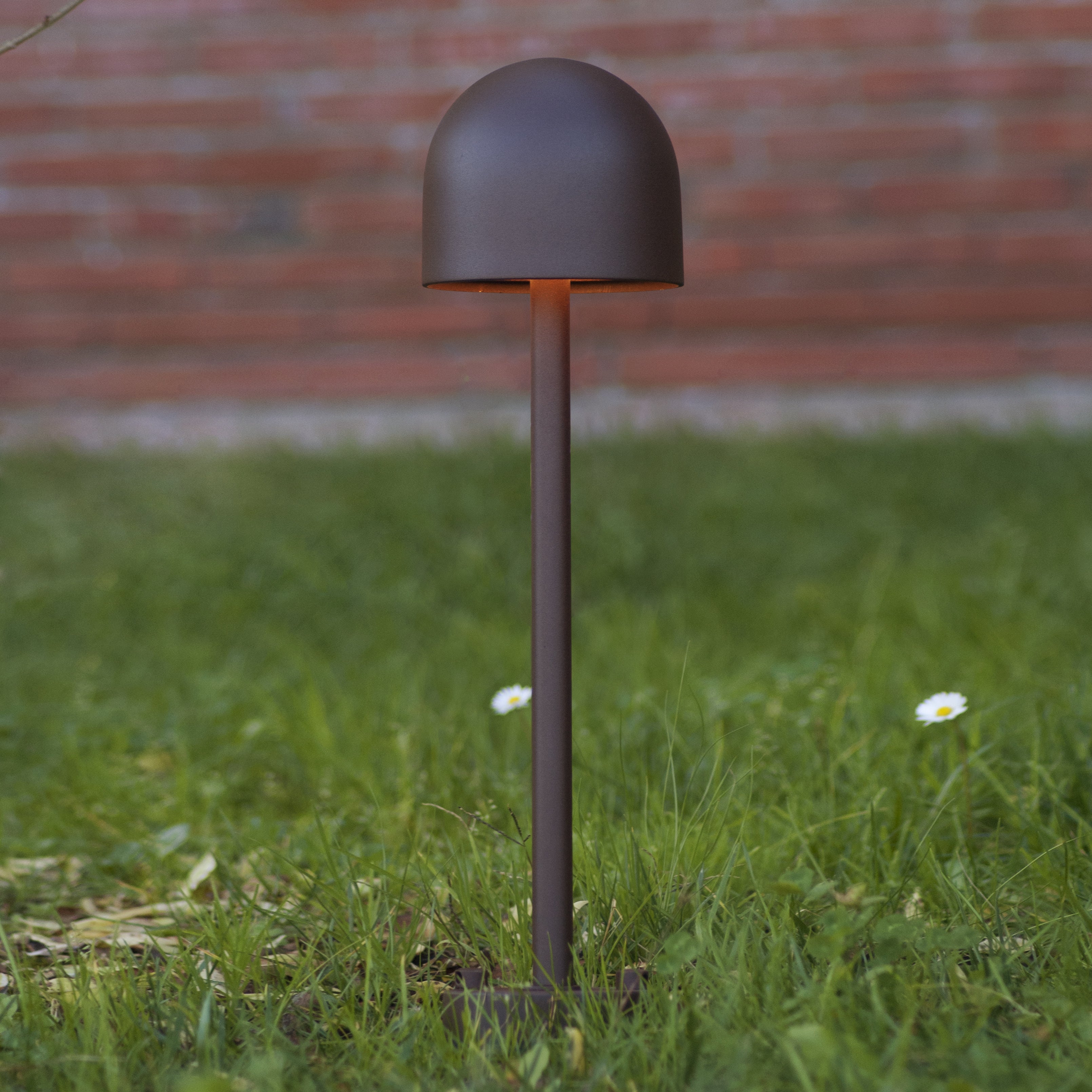 Zahradní stojací lampa BOLETO hnědá