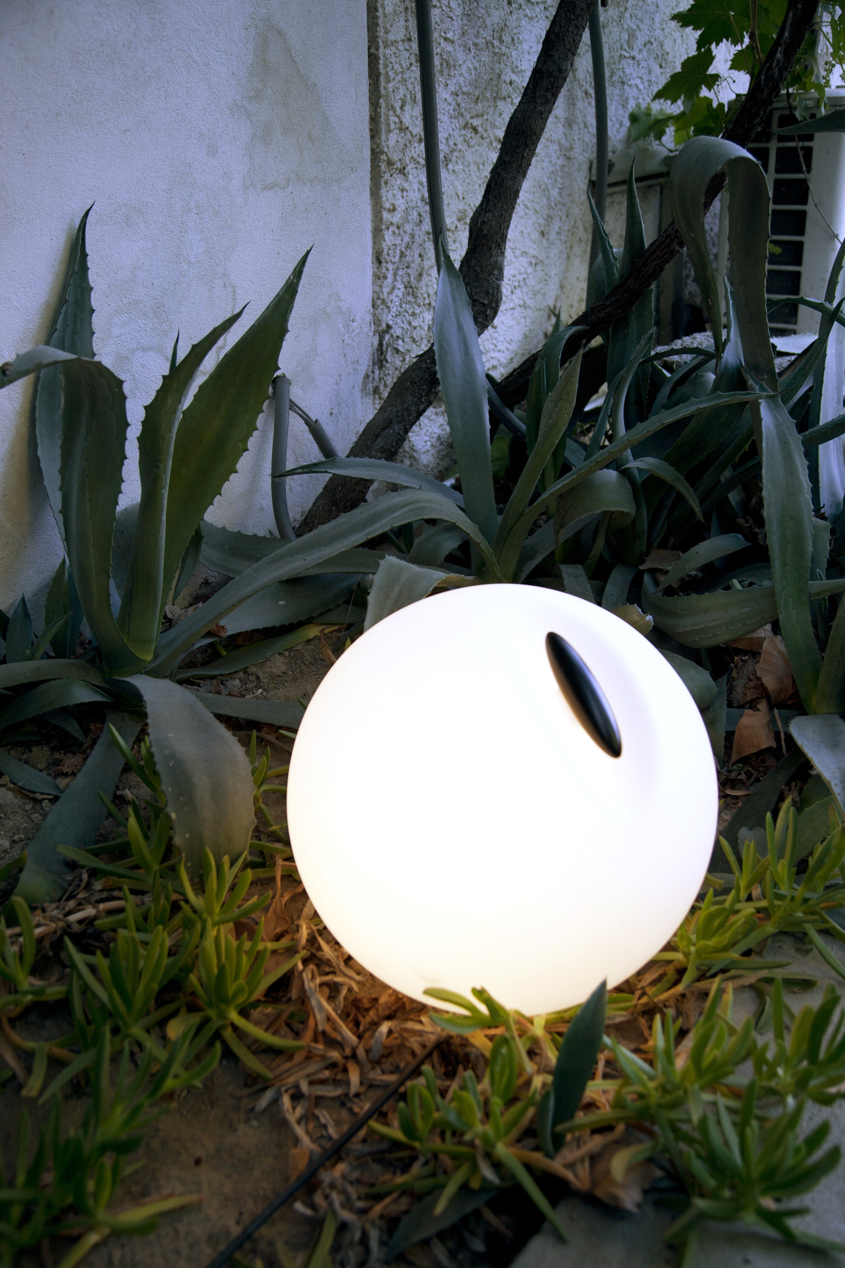 Zahradní podlahová lampa BOWL bílá