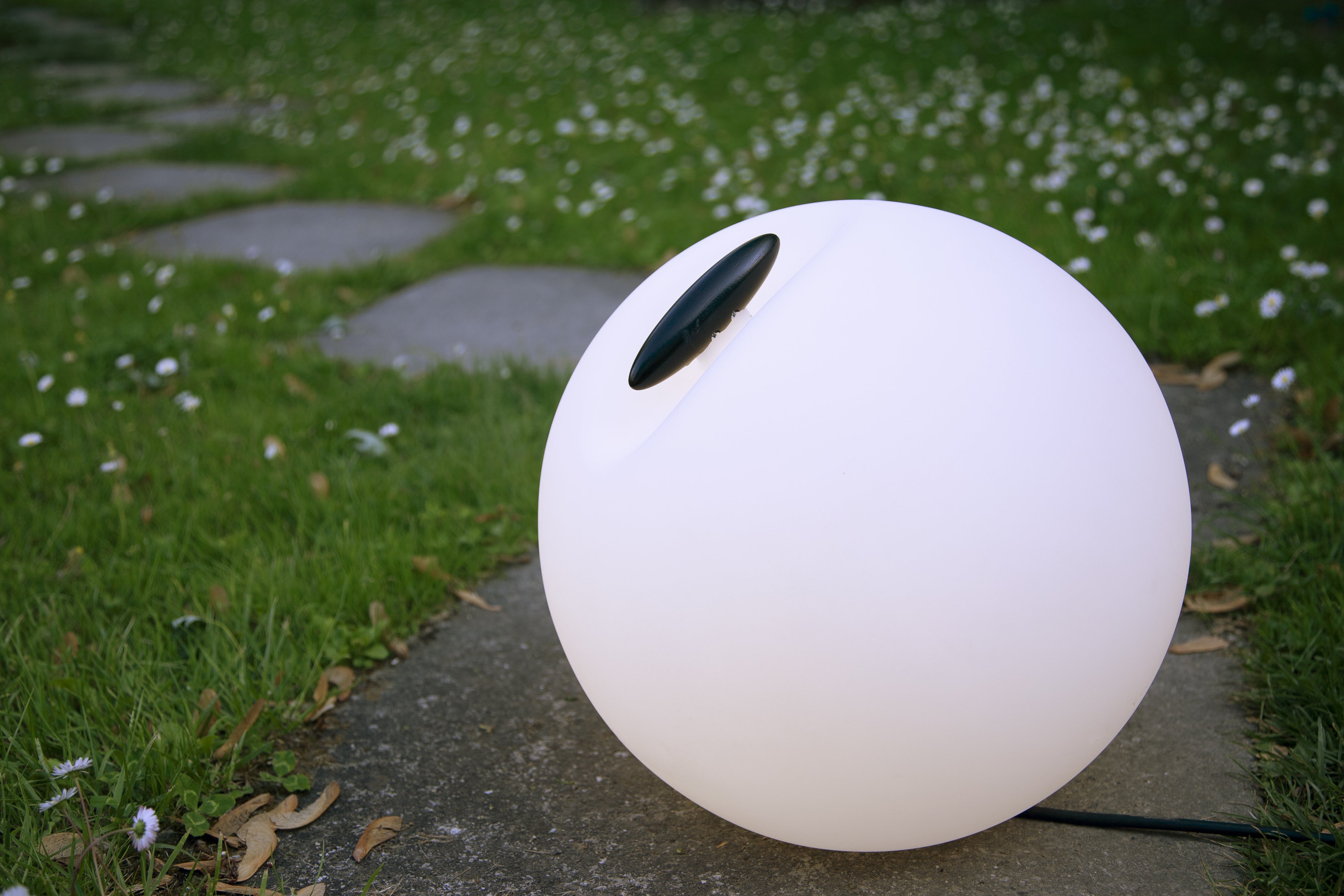 Zahradní podlahová lampa BOWL bílá