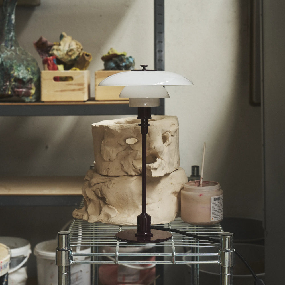 Lampa stolní PH 2/1 bílá s bordovou základnou