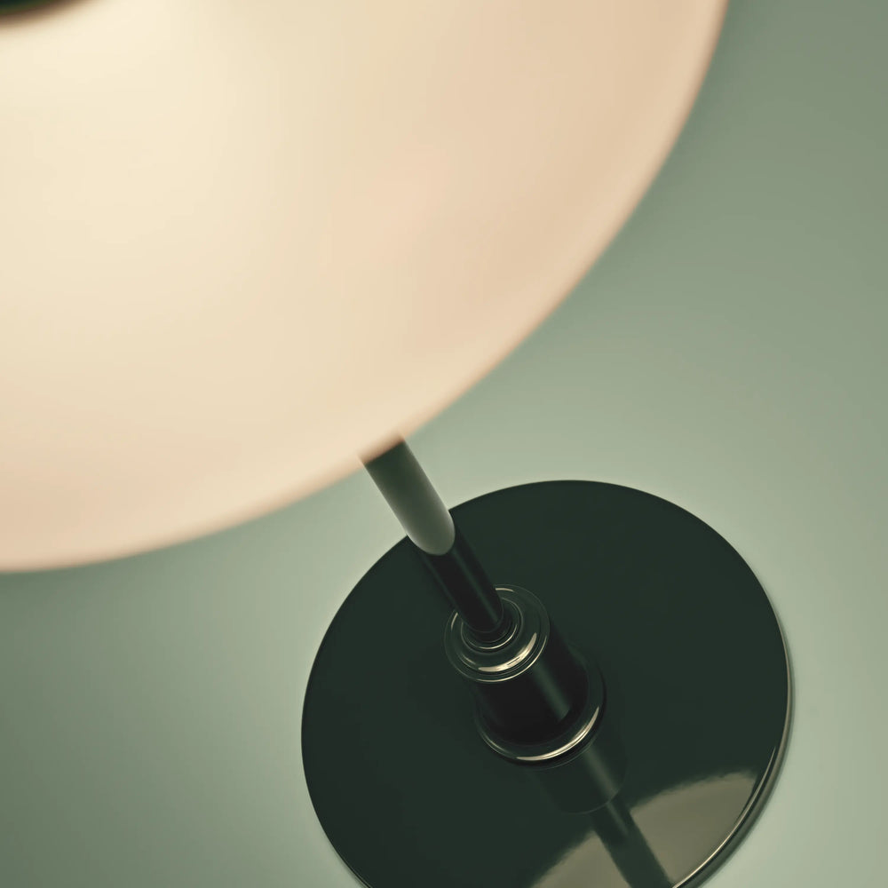 Stolní lampa PH 2/1 bílá s tmavě zeleným podstavcem