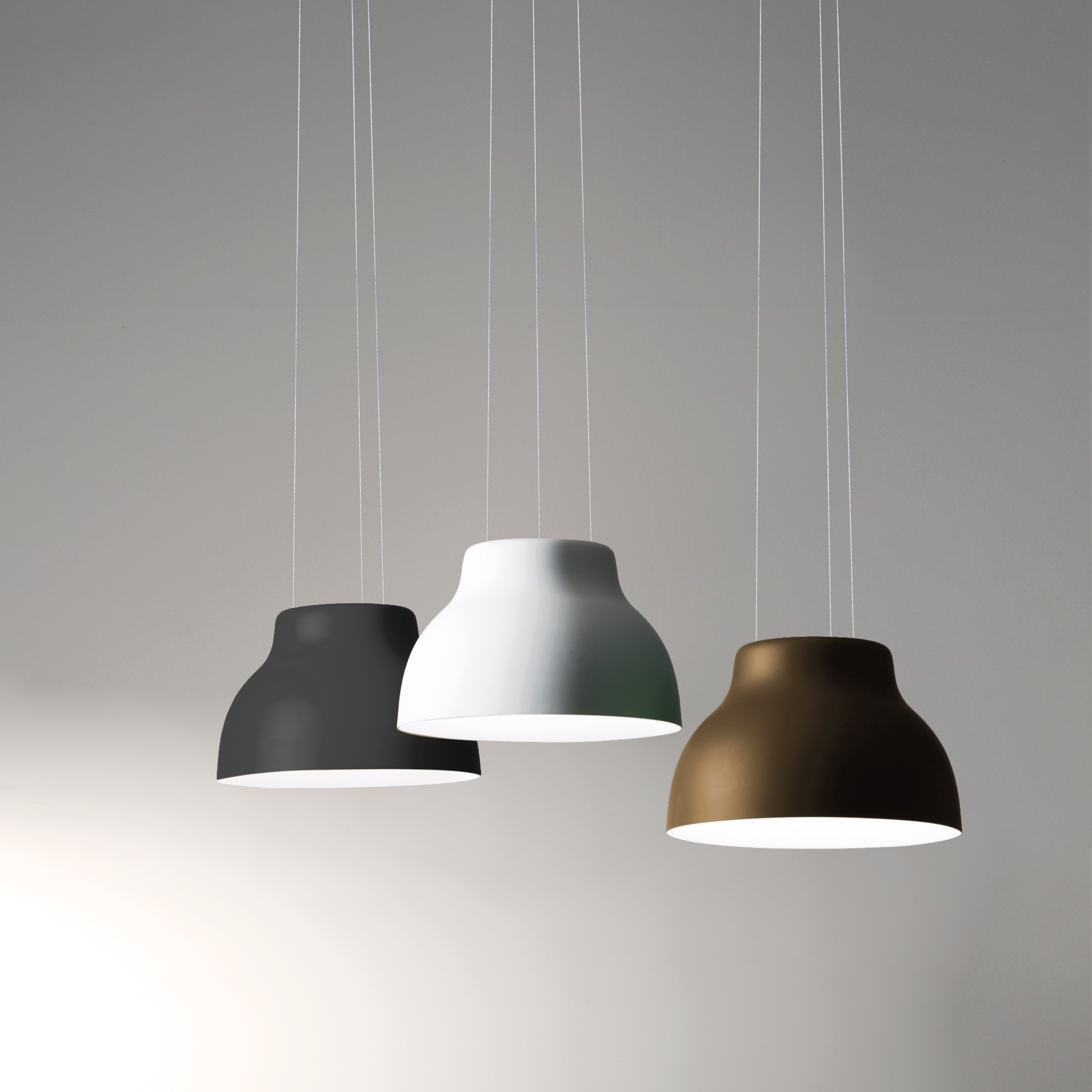 Lustrná lampa CICALA, černá s reliéfním vzorem