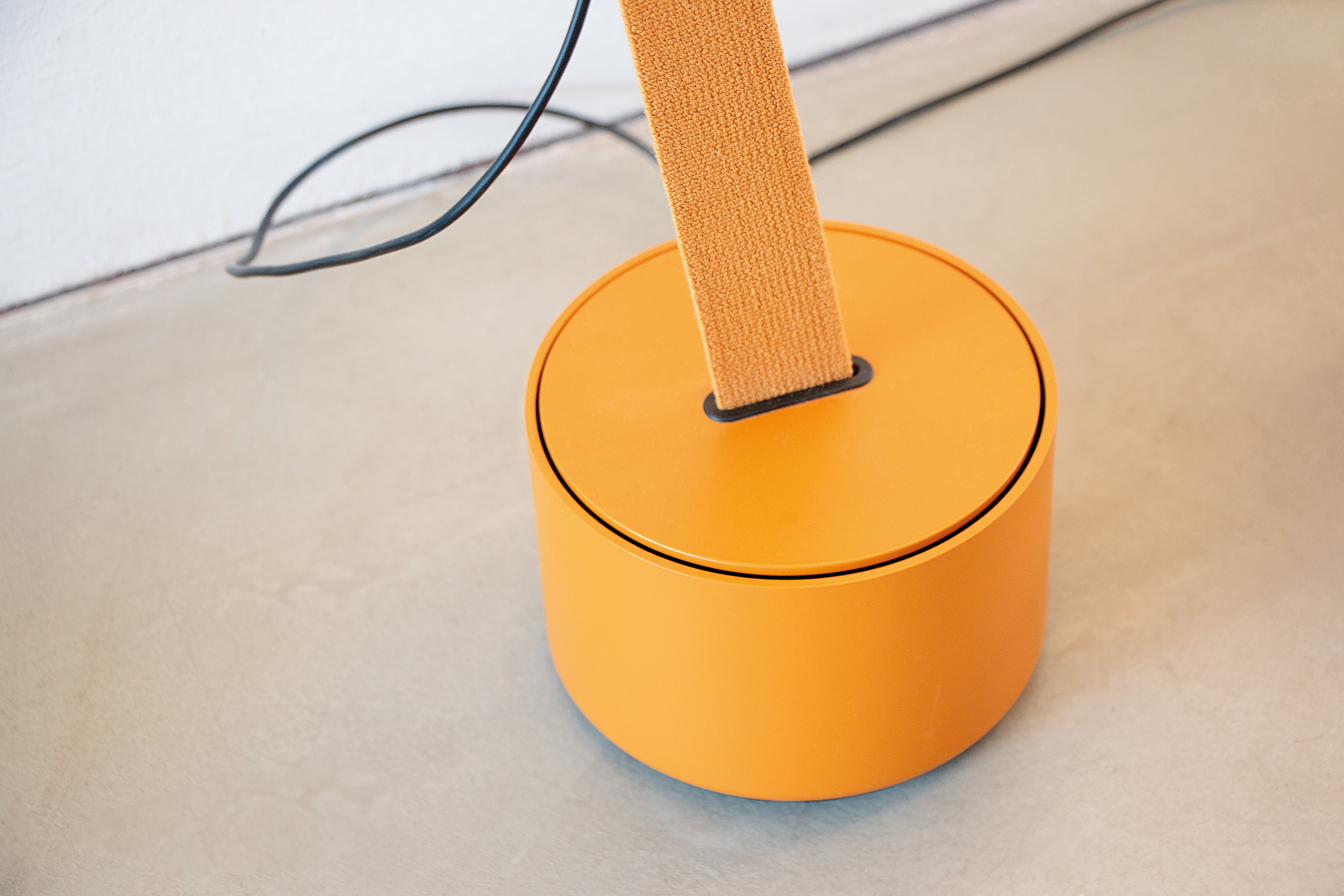 Podlahová lampa ELASTICA žlutá