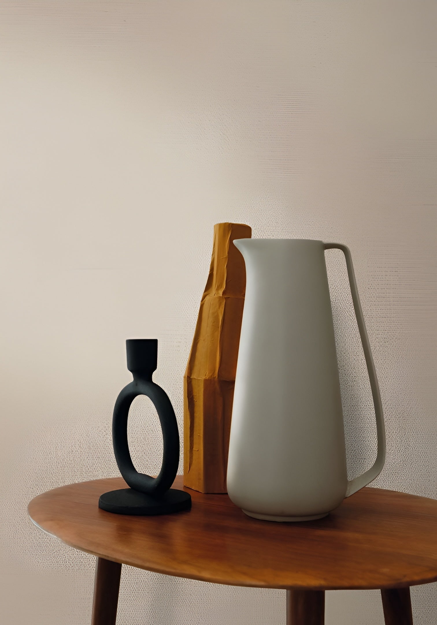 Hladká matná tapeta s perlovým efektem OCTA - SABLE tmavě béžová