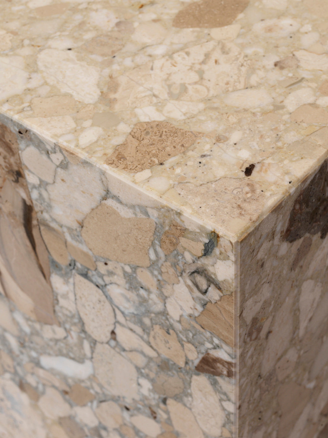 Konferenční stolek PLINTH GRAND pískový kámen
