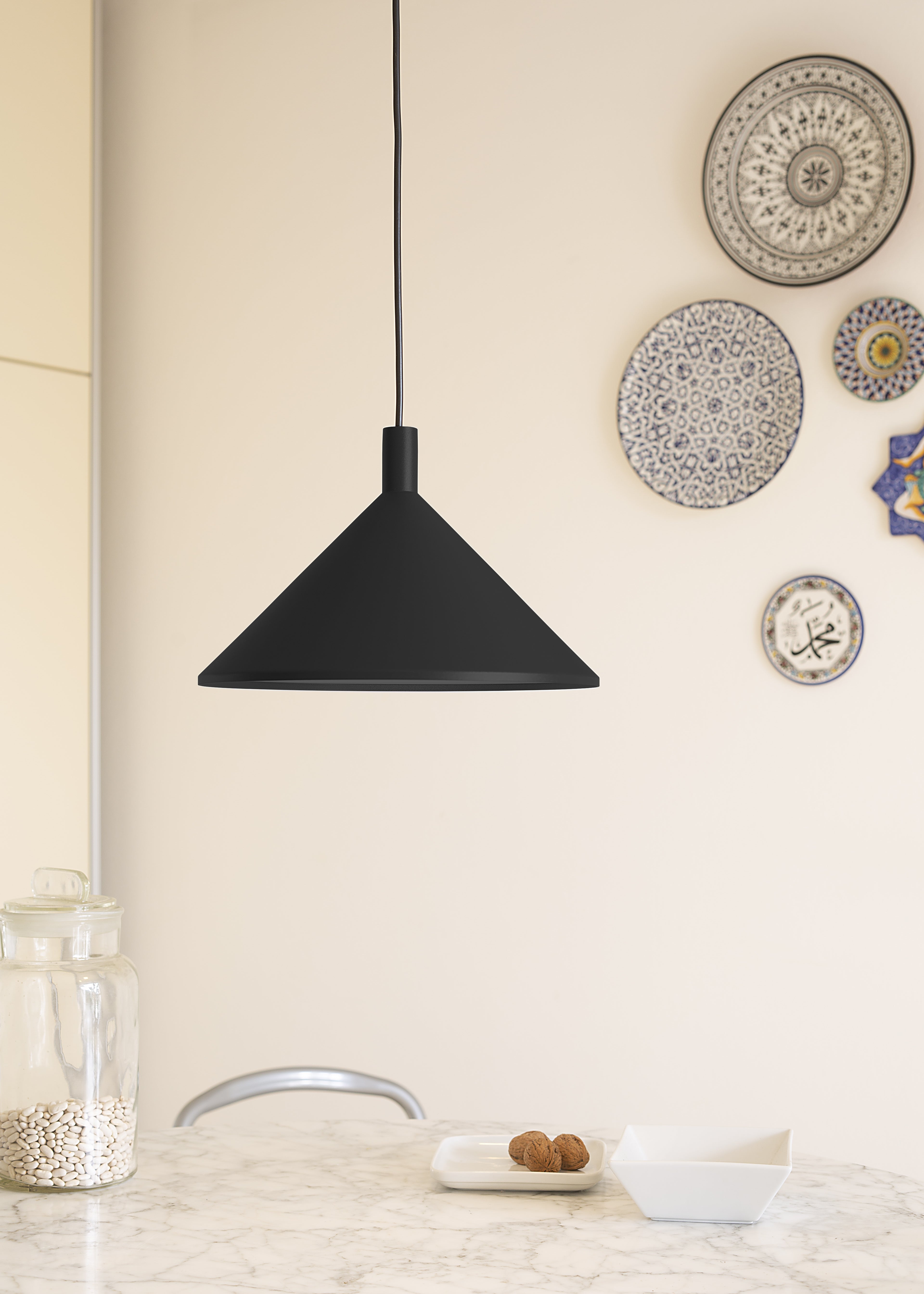 Lampa visící CONO lesklá červená