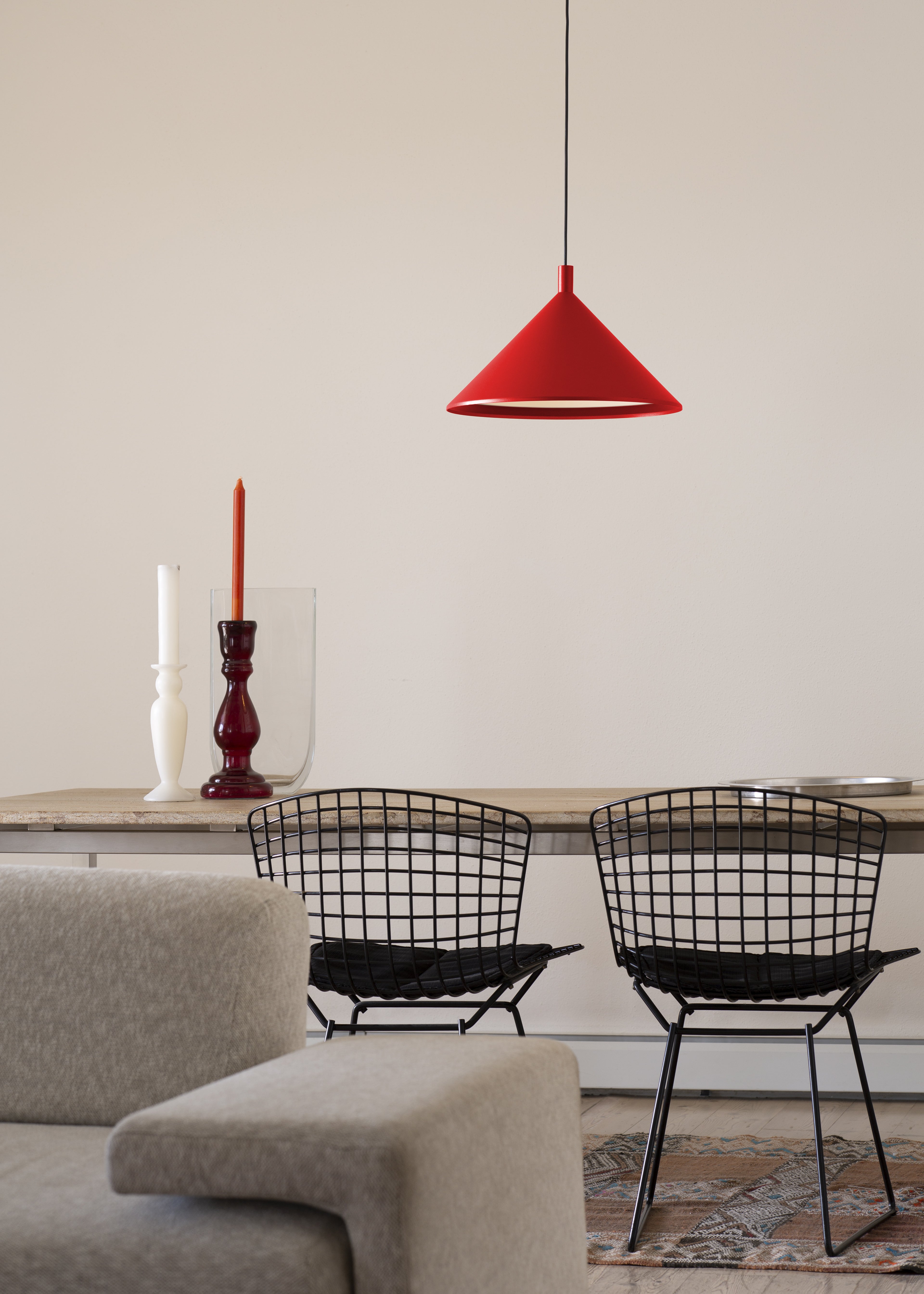 Lampa visící CONO lesklá červená