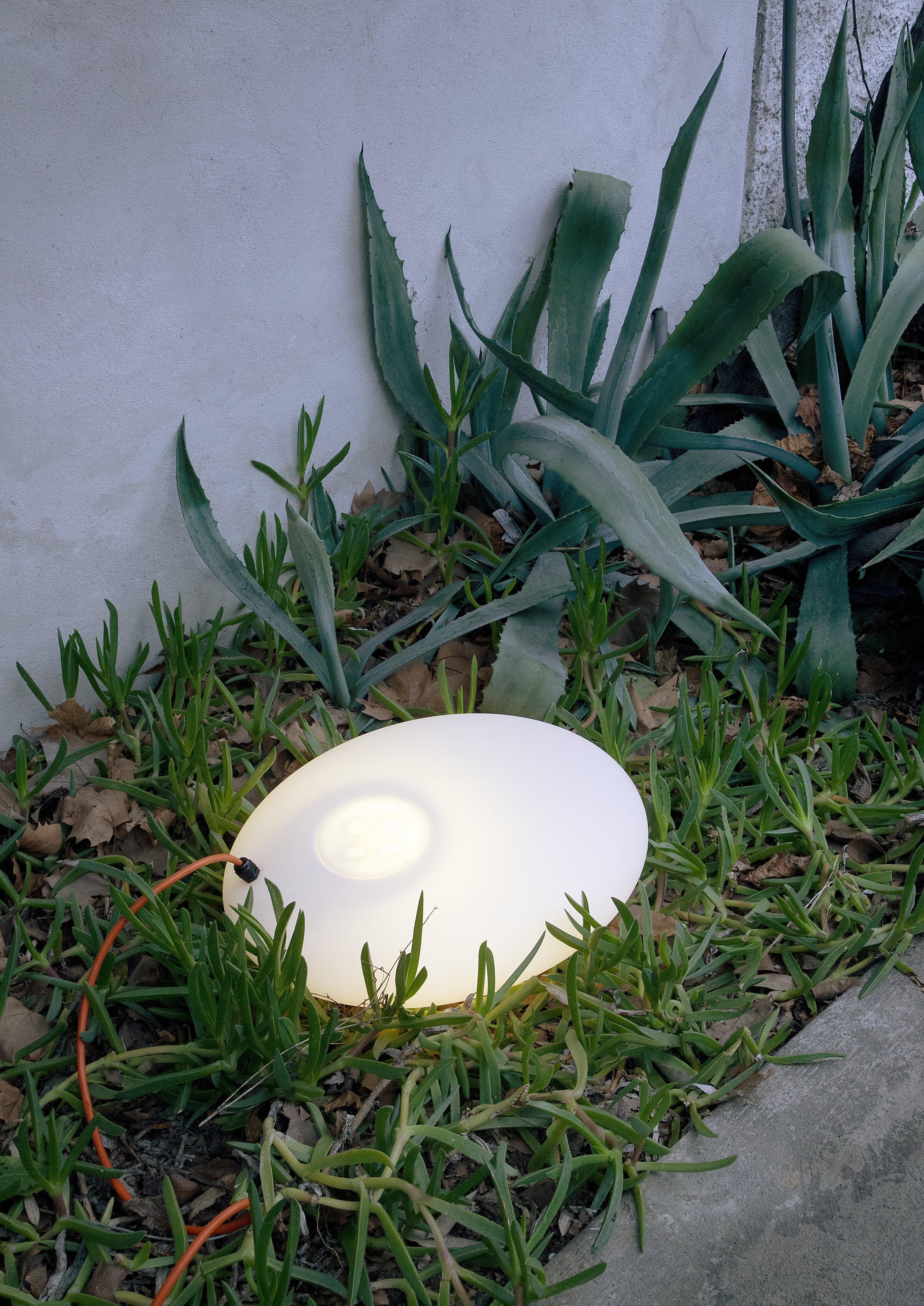 Zahradní podlahová lampa GLOUGLOU POL bílá