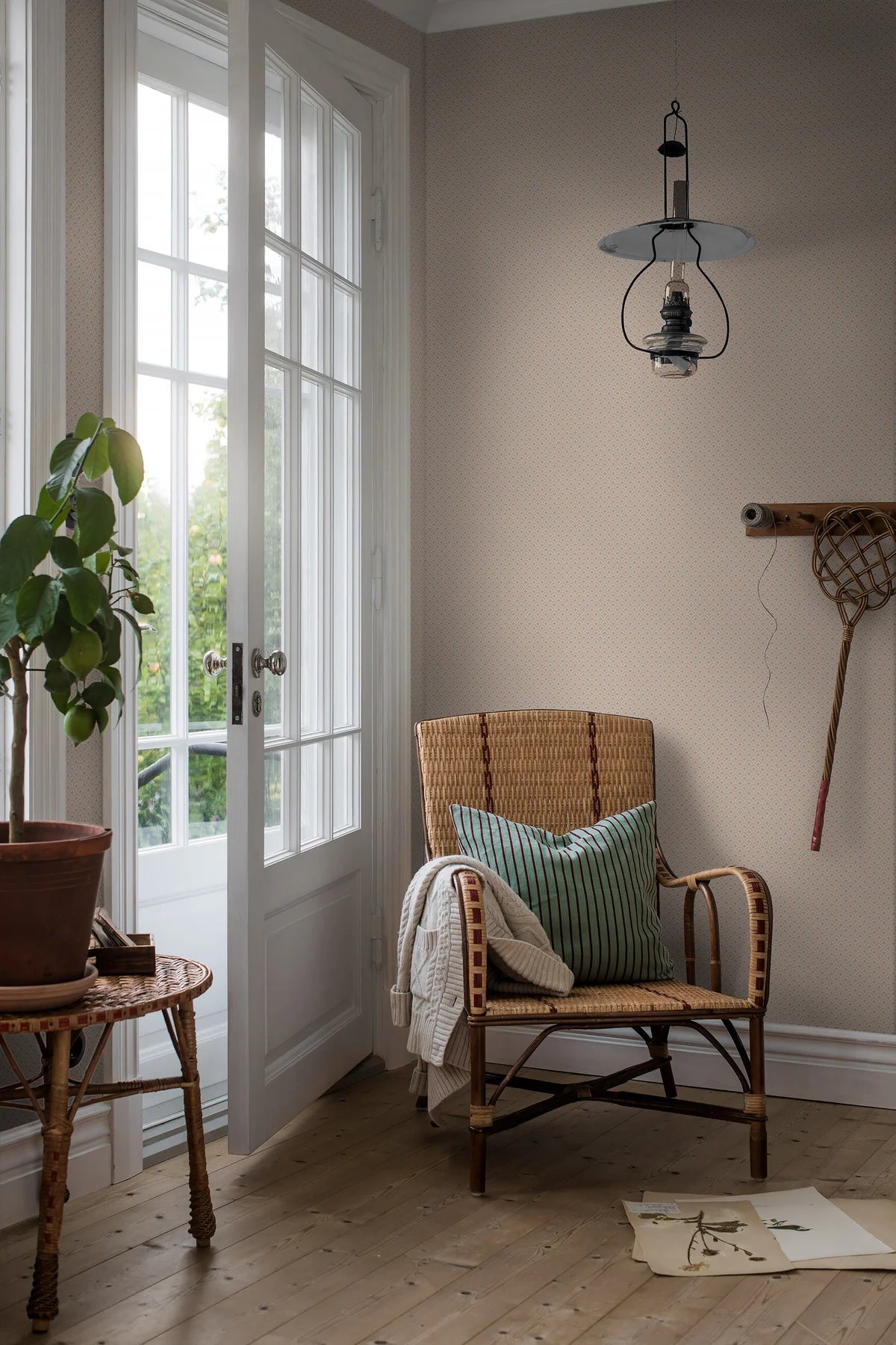 Tapeta geometrická s květinovým motivem DAISY hnědá