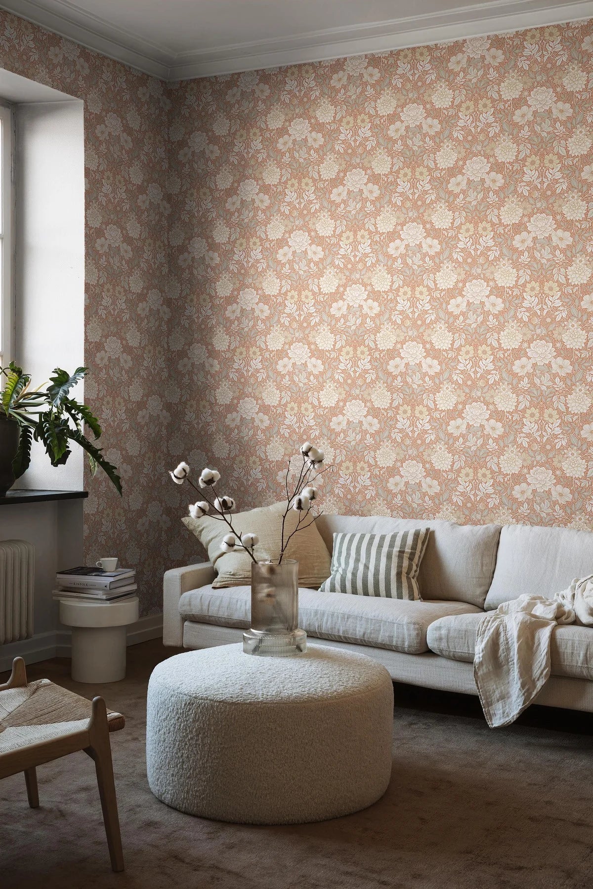 Non-woven paper wallpaper with a floral pattern DAHLIA GARDEN terracotta with warm white
