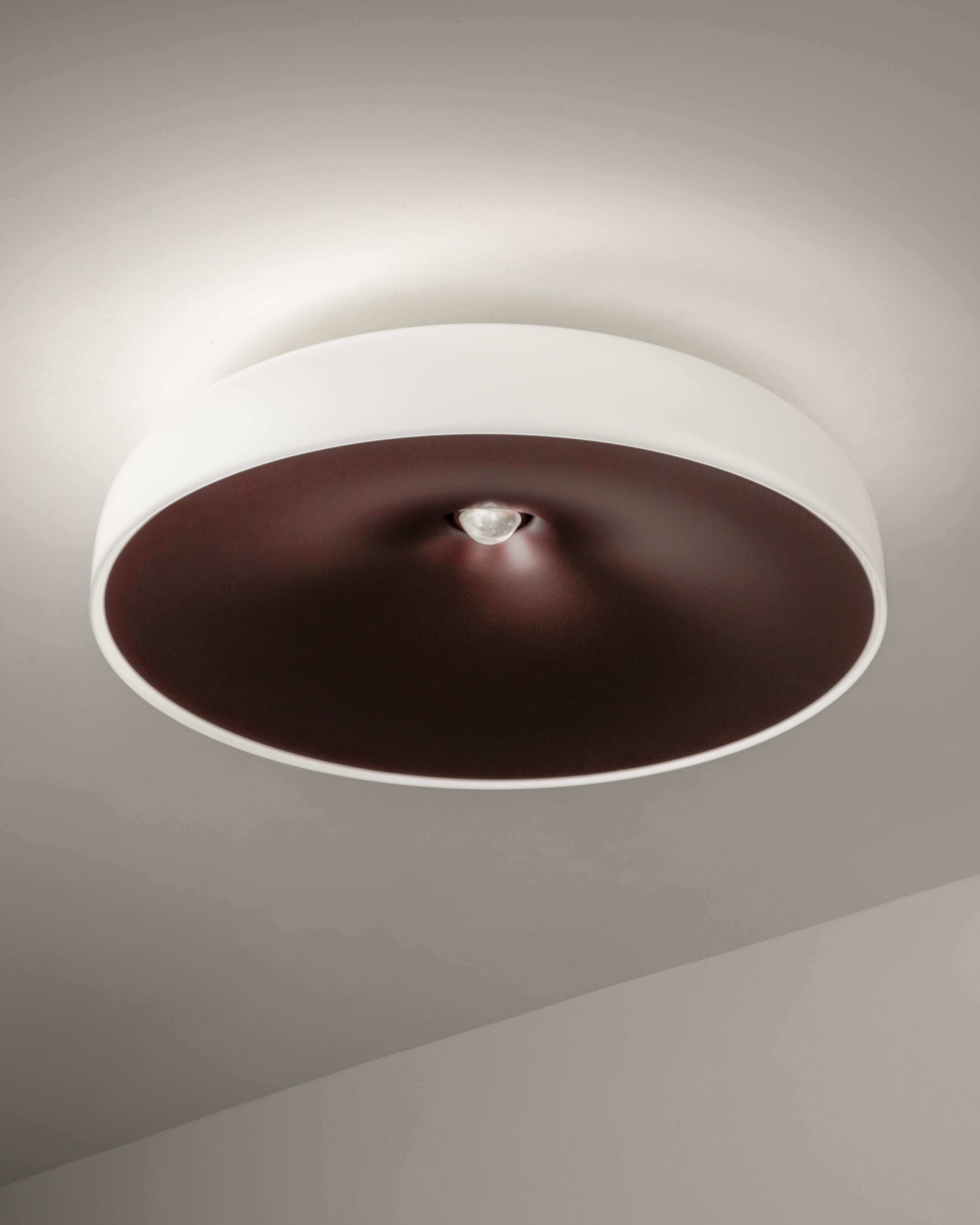 Stropní lampa CHET-B perlově zlatá s bílou.