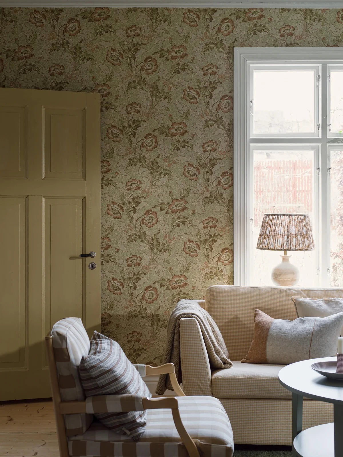 Papírová flizelinová tapeta s rostlinným vzorem GÖTEBORG béžová se zelenou