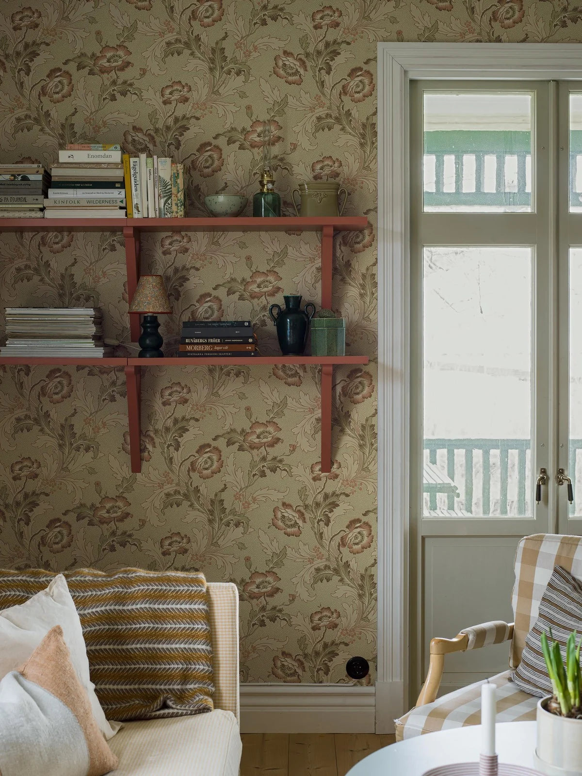 Papírová flizelinová tapeta s rostlinným vzorem GÖTEBORG béžová se zelenou