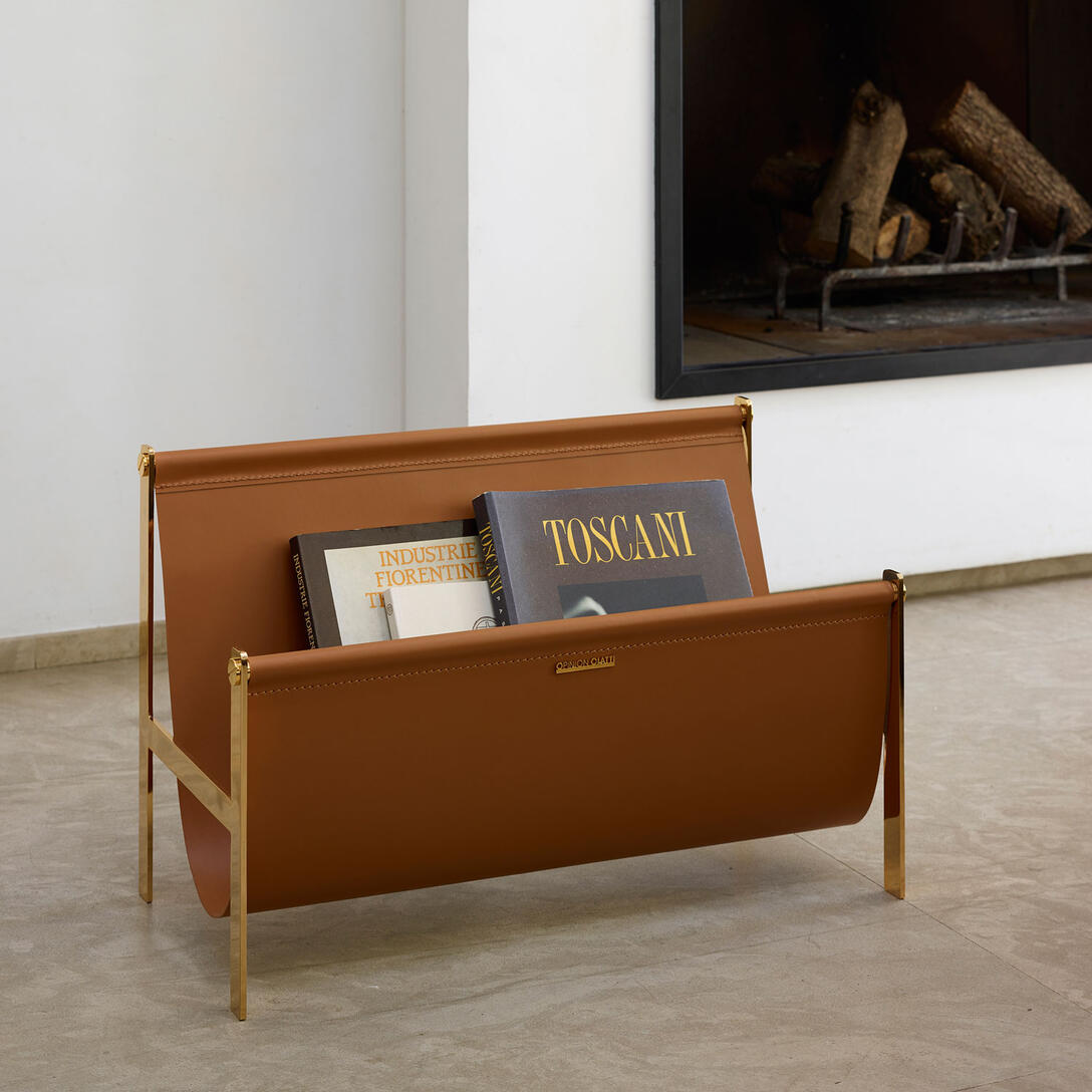 PORTARIVISTE newspaper stand black leather