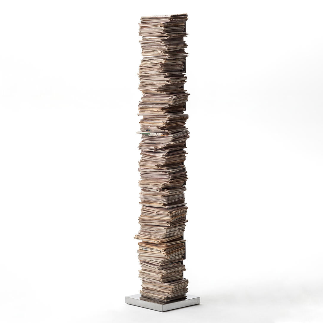 Regál PTOLOMEO ART černý se ocelovým podstavcem