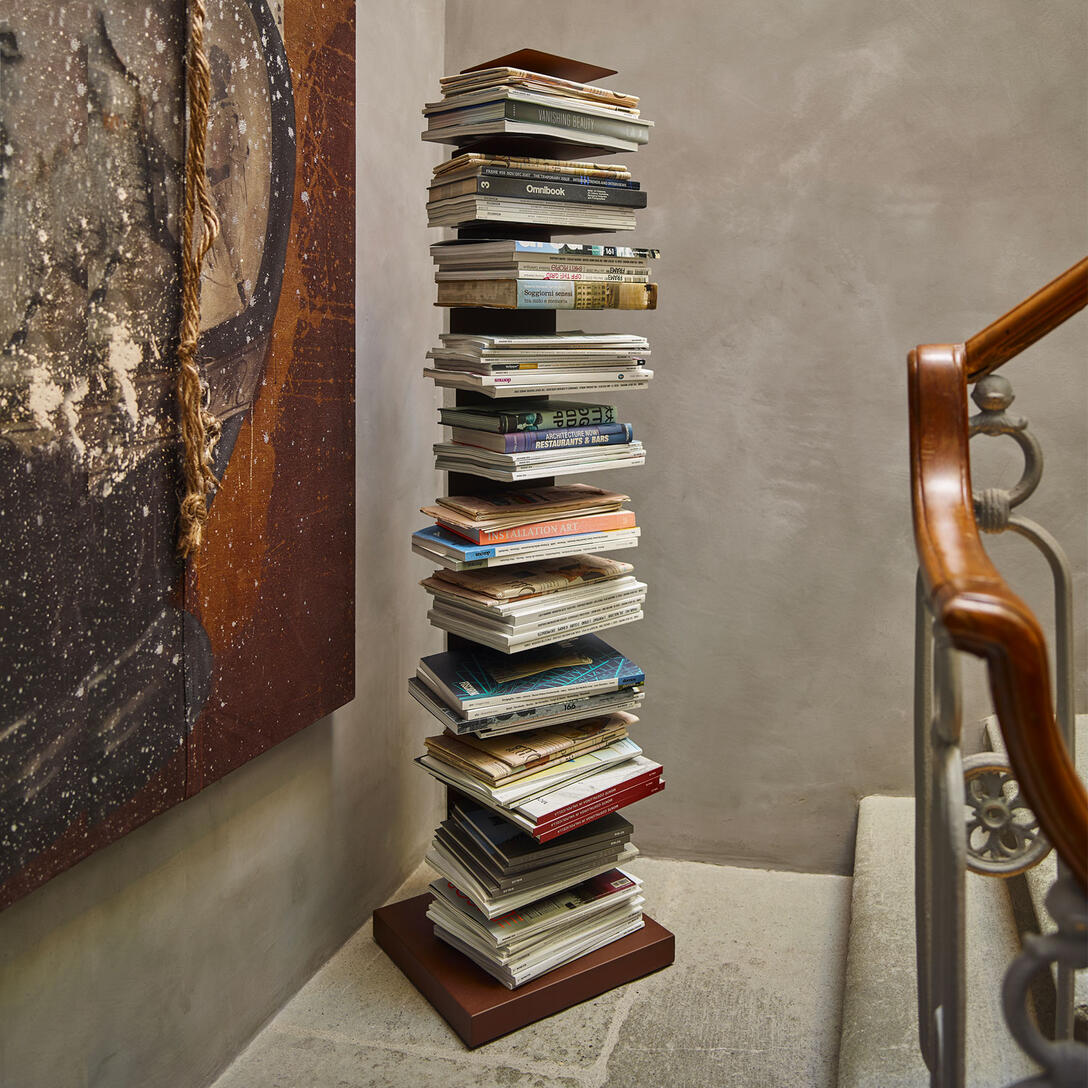 PTOLOMEO ART white shelf with a steel base