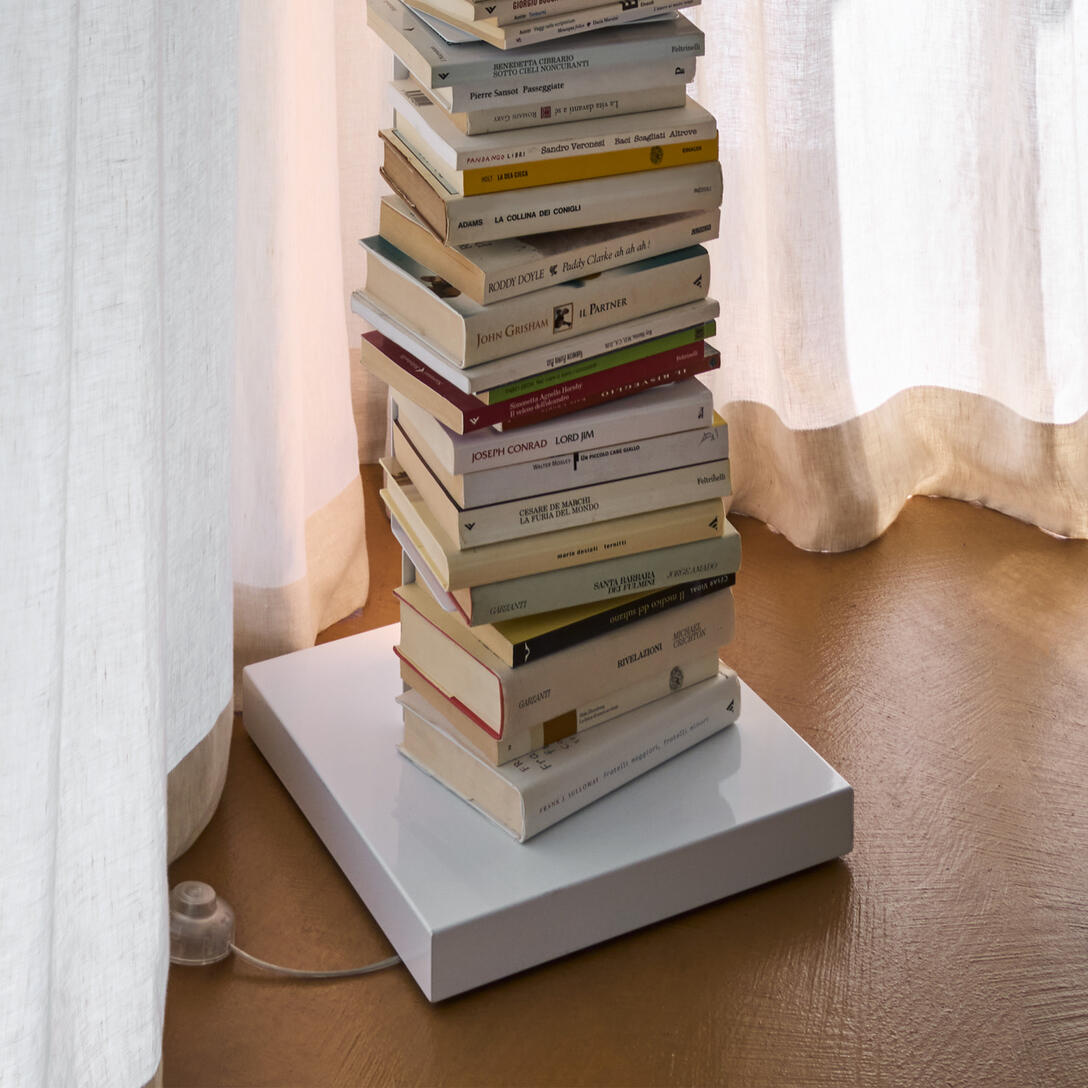 Osvětlený regál PTOLOMEO LUCE černý