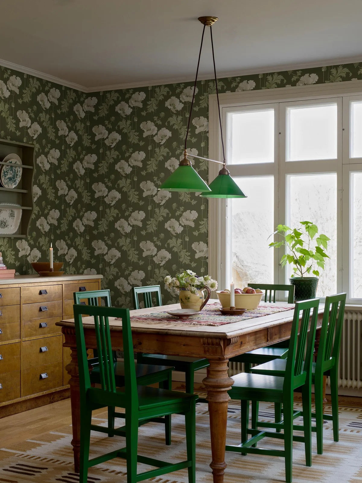 Non-woven paper wallpaper with a floral pattern VALLMO green with light beige